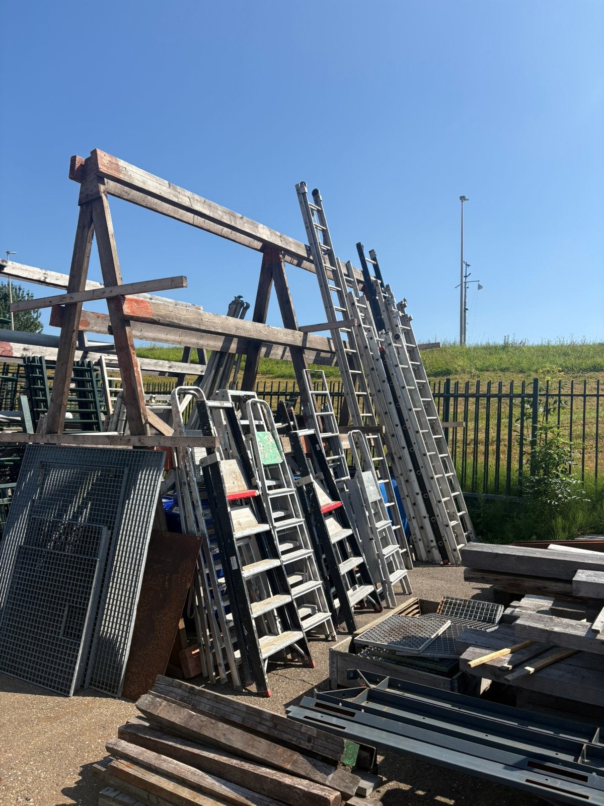 OUTLET LADDERS EN TRAPPEN, Ophalen, 2 tot 4 meter
