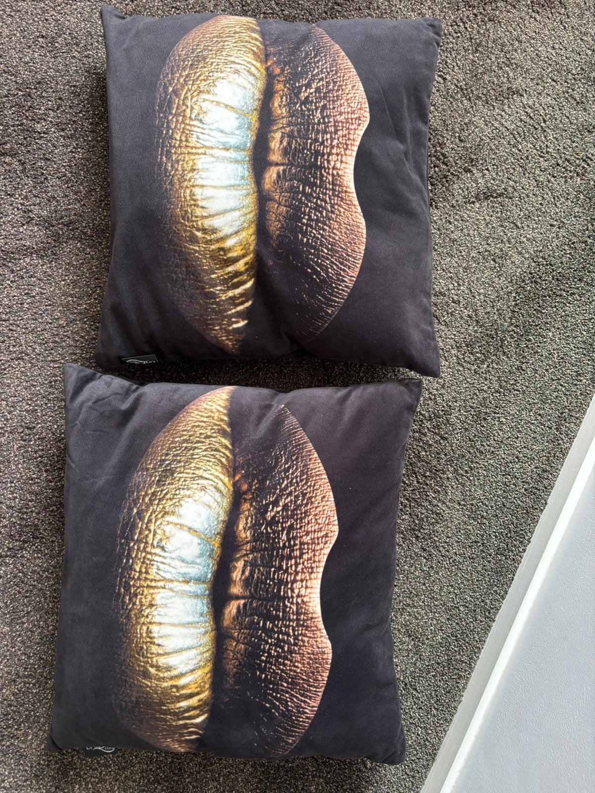 Unique living 2 kussens samen, Zwart, Vierkant, Ophalen of Verzenden, Zo goed als nieuw