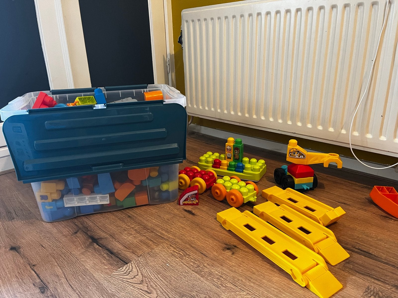 MegaBloks: Boerderij, Trein en Racebaan, Ophalen, Zo goed als nieuw, Megabloks