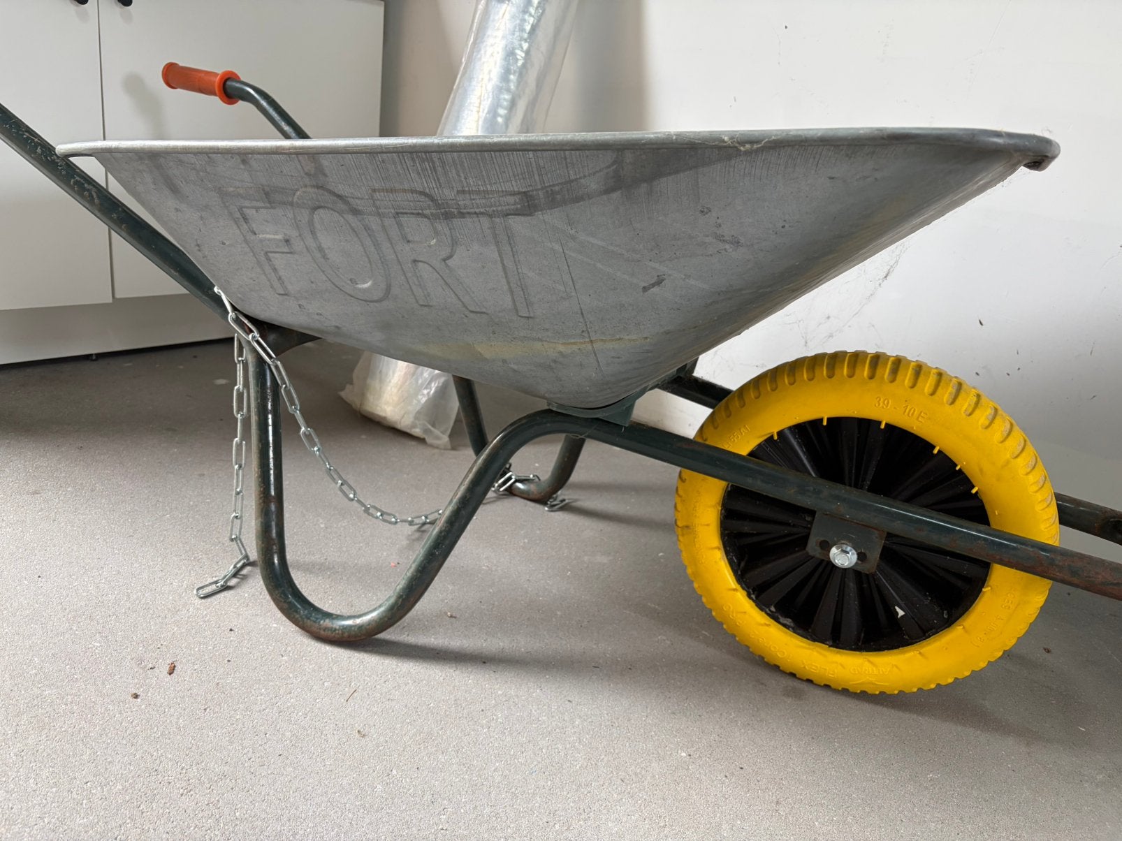 Kruiwagen met nieuwe band en velg., Tuin en Terras, Ophalen, Zo goed als nieuw