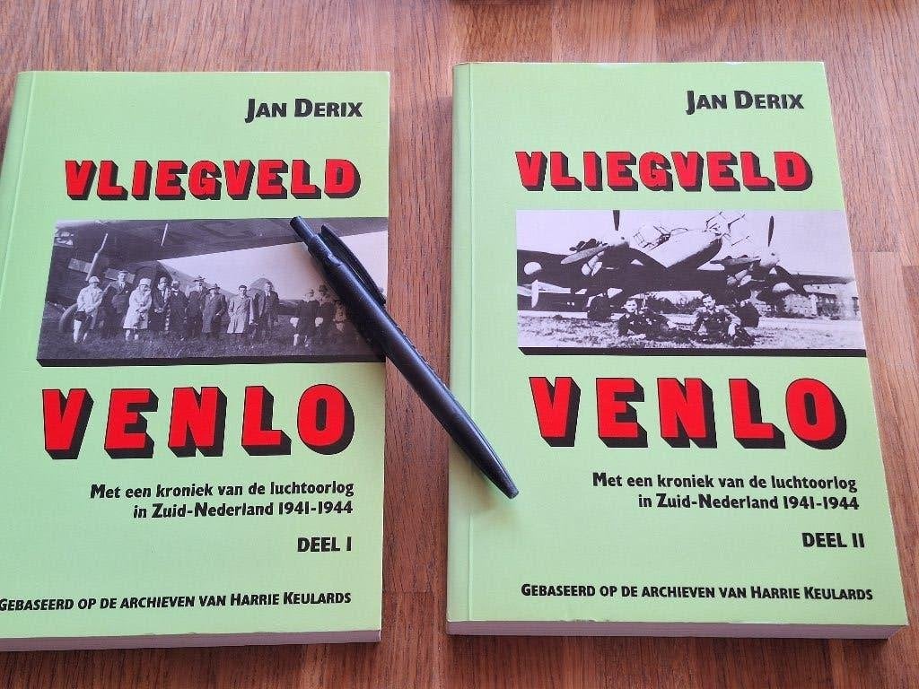 Vliegveld Venlo - Deel I & II (Jan Derix), Boeken, Tweede Wereldoorlog, Zo goed als nieuw, Luchtmacht, Jan Derix