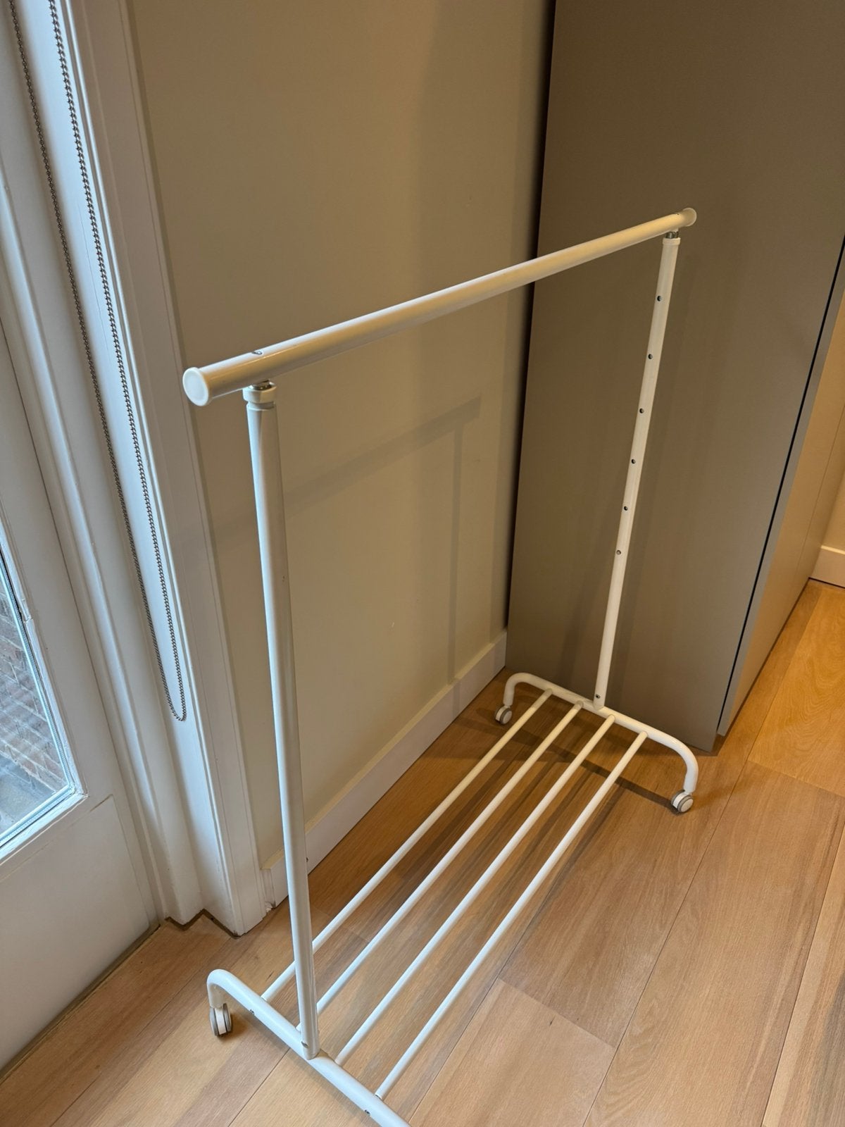 Kleding rek, Ophalen, Met wielen, Gebruikt