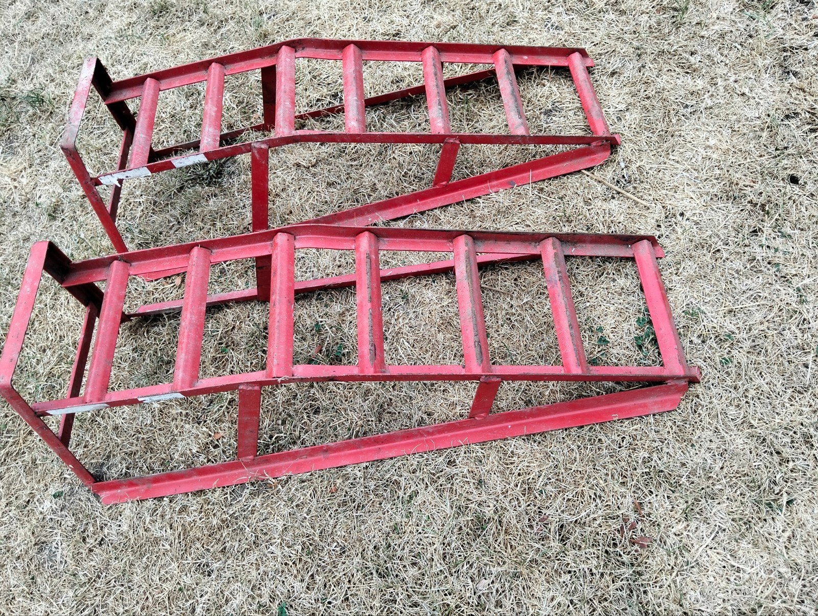 Set van 2 rode metalen oprijplaten/ladders, Auto diversen, Autogereedschap, Ophalen, Gebruikt