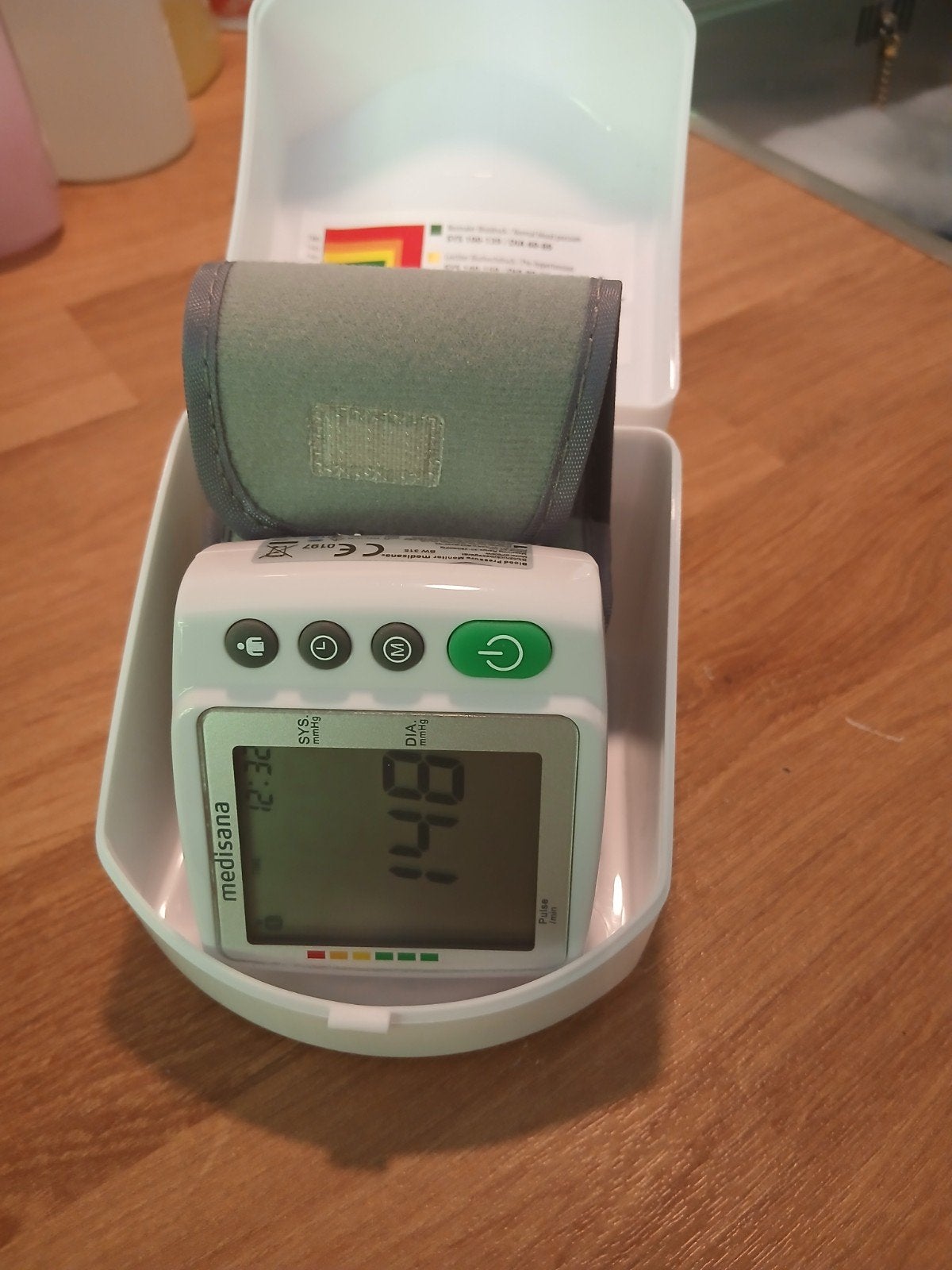 Medisana Polsbloeddrukmeter met opbergdoos, Ophalen of Verzenden, Zo goed als nieuw, Overige typen