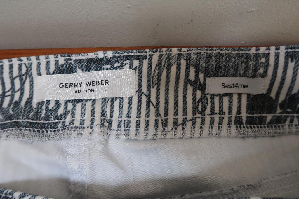 gerry Weber mooie broek blauw wit M, Maat 38/40 (M), Blauw, Ophalen of Verzenden, Zo goed als nieuw