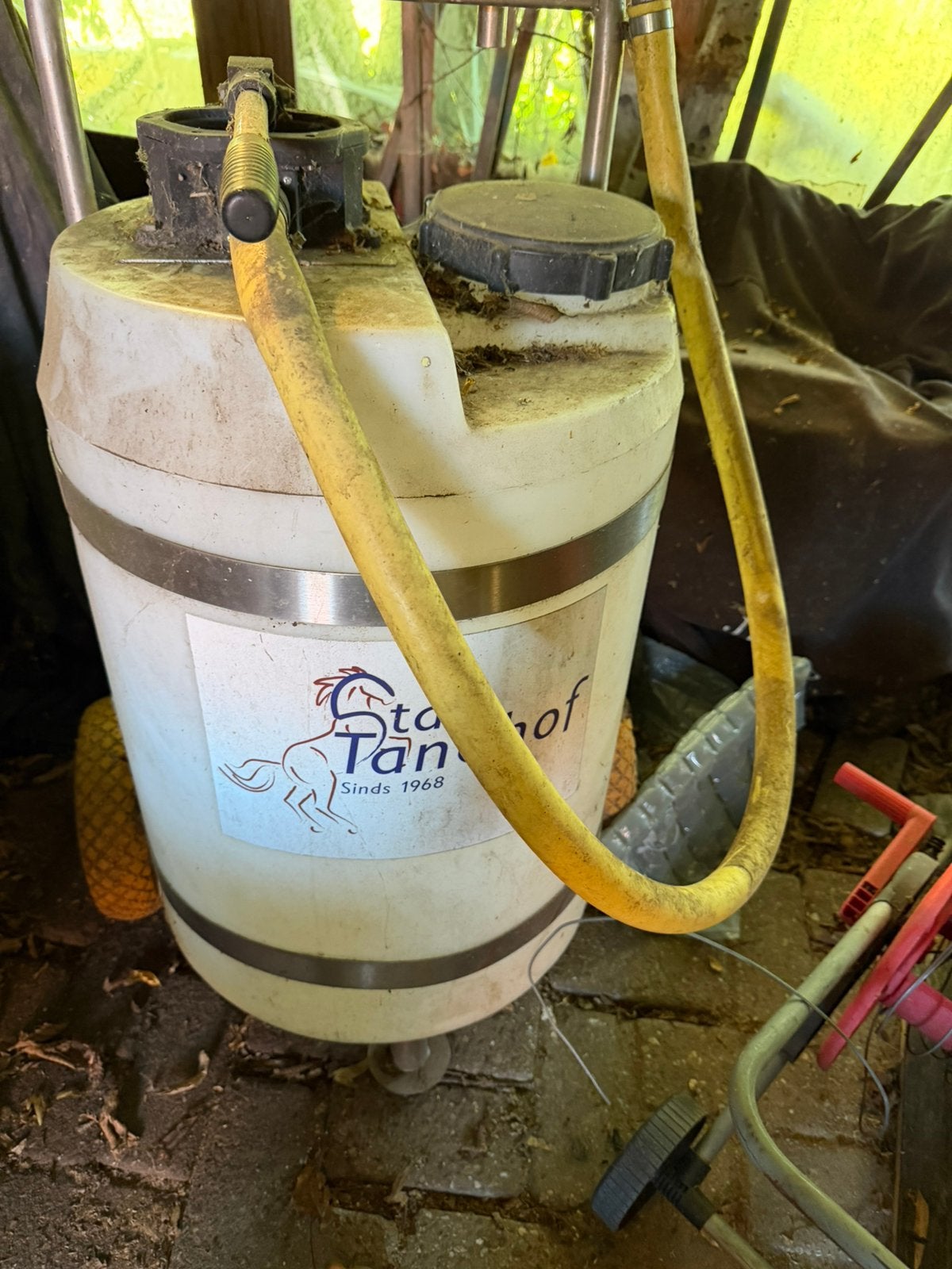 Water tank op wielen, Ophalen, Zo goed als nieuw, Dressuur