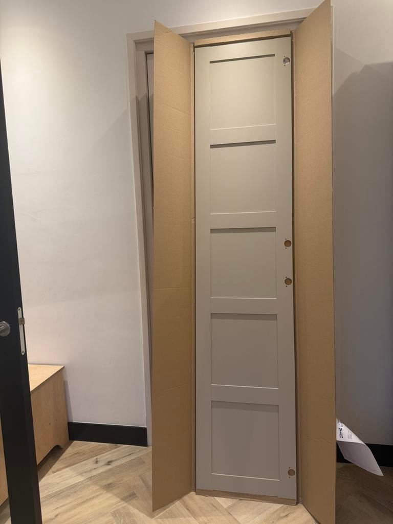 Ikea pax bergsbo deur grijsbeige 229 cm hoog, Ophalen, 200 cm of meer, 50 tot 100 cm, Zo goed als nieuw