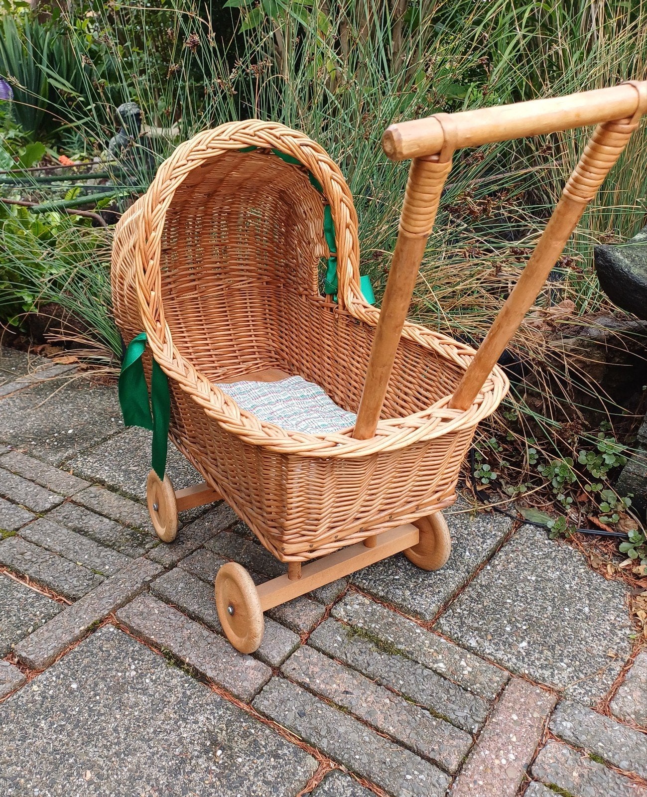 Rieten poppenwagen, Ophalen, Gebruikt, Babypop
