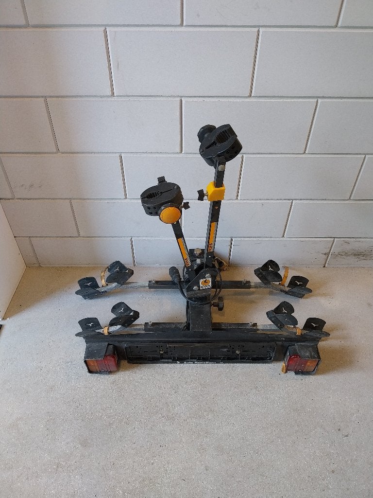 Neerklapbare Hawk fietsdrager, Ophalen, 2 fietsen, Gebruikt, Trekhaakdrager