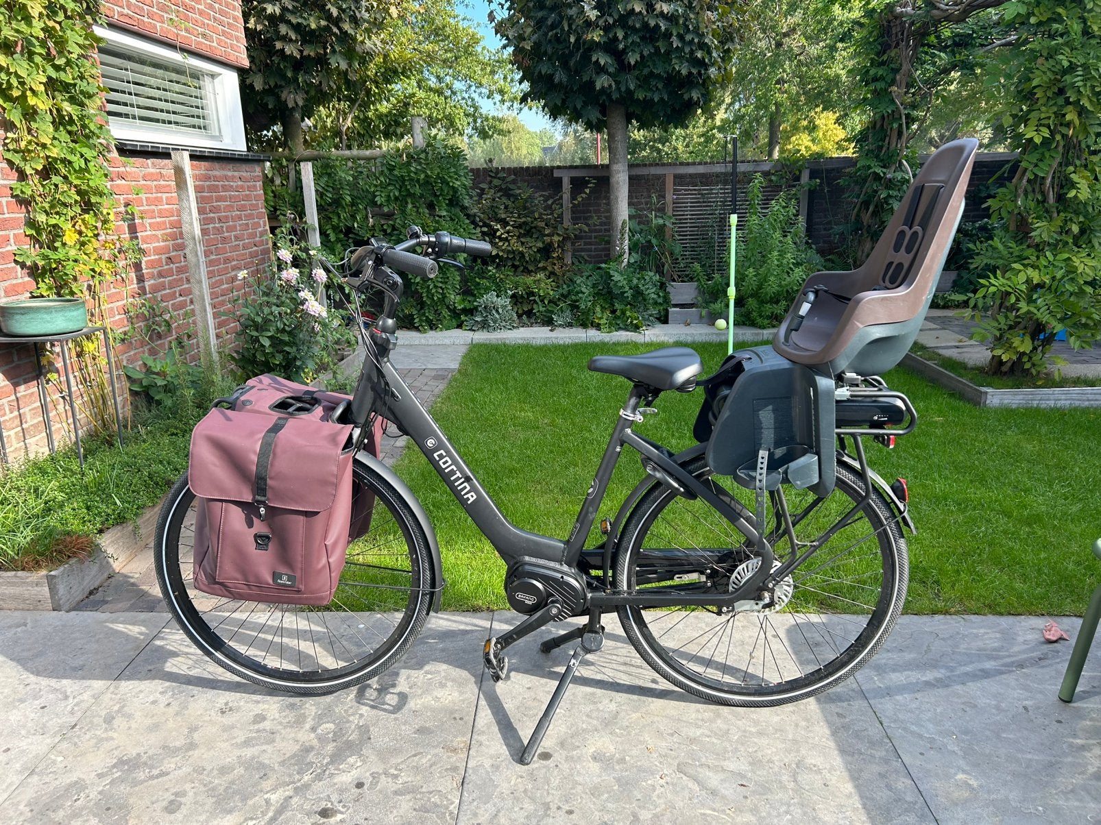 Elektrische moederfiets Cortina Common, Fietsen en Brommers, Zo goed als nieuw, 50 tot 53 cm, Dubbele standaard, 1 zitje