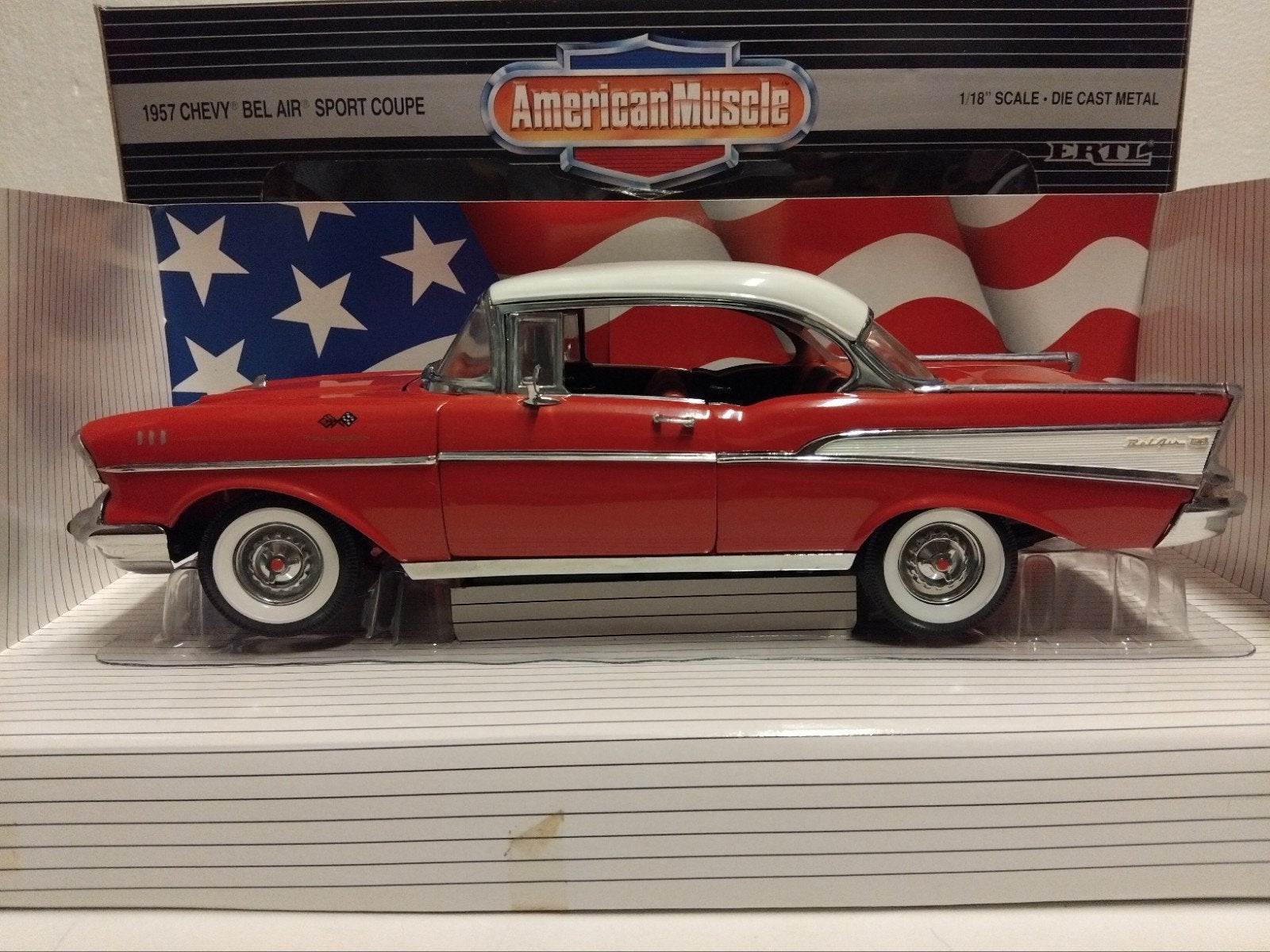Chevrolet Bel Air Sport Coupe rood ERTL metal 1:18 KRD, Hobby en Vrije tijd, Ophalen of Verzenden, Zo goed als nieuw, Auto, ERTL