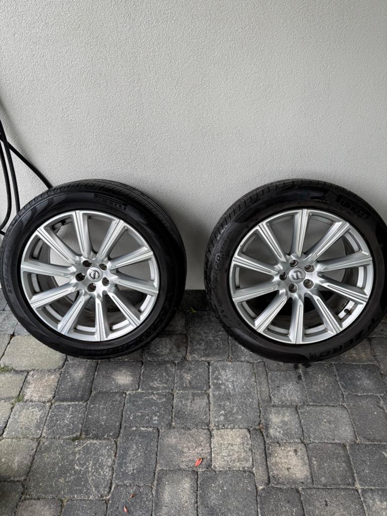 Volvo 20 inch Inscription velgen met Pirelli banden, Auto-onderdelen, Banden en Velgen, Ophalen, Gebruikt, 275 mm, Banden en Velgen