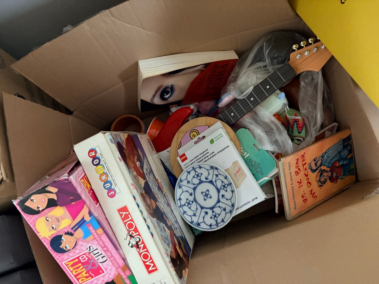 rommelmarkt spullen gratis af te halen. O.a spelletjes, Diversen, Rommelmarktspullen, Ophalen, Zo goed als nieuw