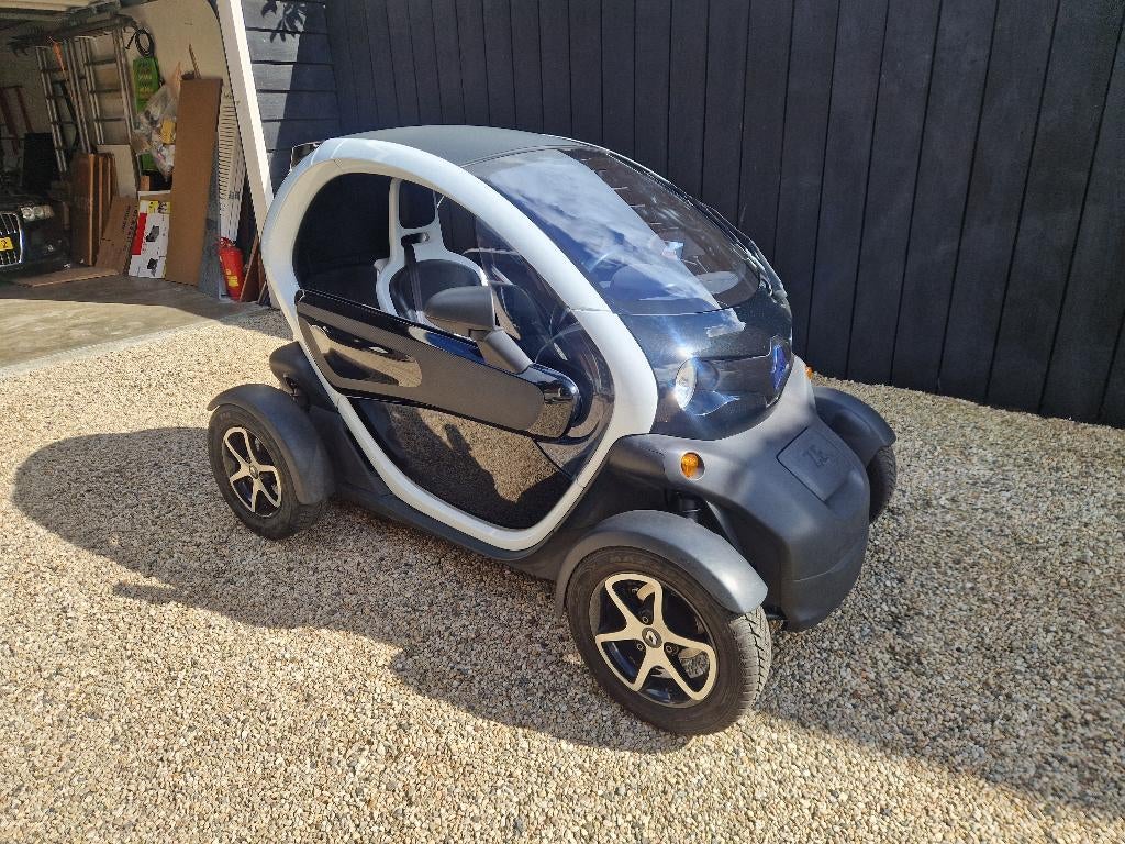 renault twizy 80 met Bluetooth carkit, Auto's, Renault, Particulier, Twizy, Boordcomputer, Elektrisch, Hatchback, Automaat, Zwart