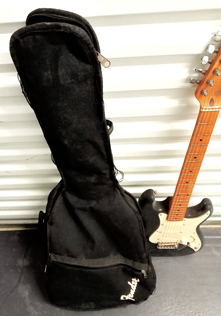 1983 / 1984  Fender Squier Bullet: 👉 Made In Japan, Muziek en Instrumenten, Ophalen of Verzenden, Gebruikt, Solid body, Fender