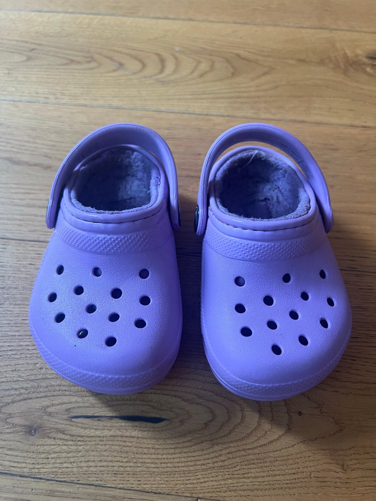 Crocs met zachte voering, maat 20-21, zeer goede staat, Ophalen of Verzenden, Zo goed als nieuw, Jongen of Meisje, Schoenen