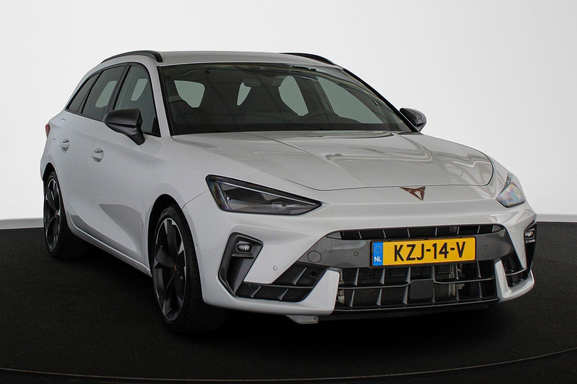 CUPRA Leon Sportstourer 1.5 TSI e-Hybrid Business Trekhaak M, Auto's, 4 cilinders, Alcantara, Plug-in hybride, 1700 kg