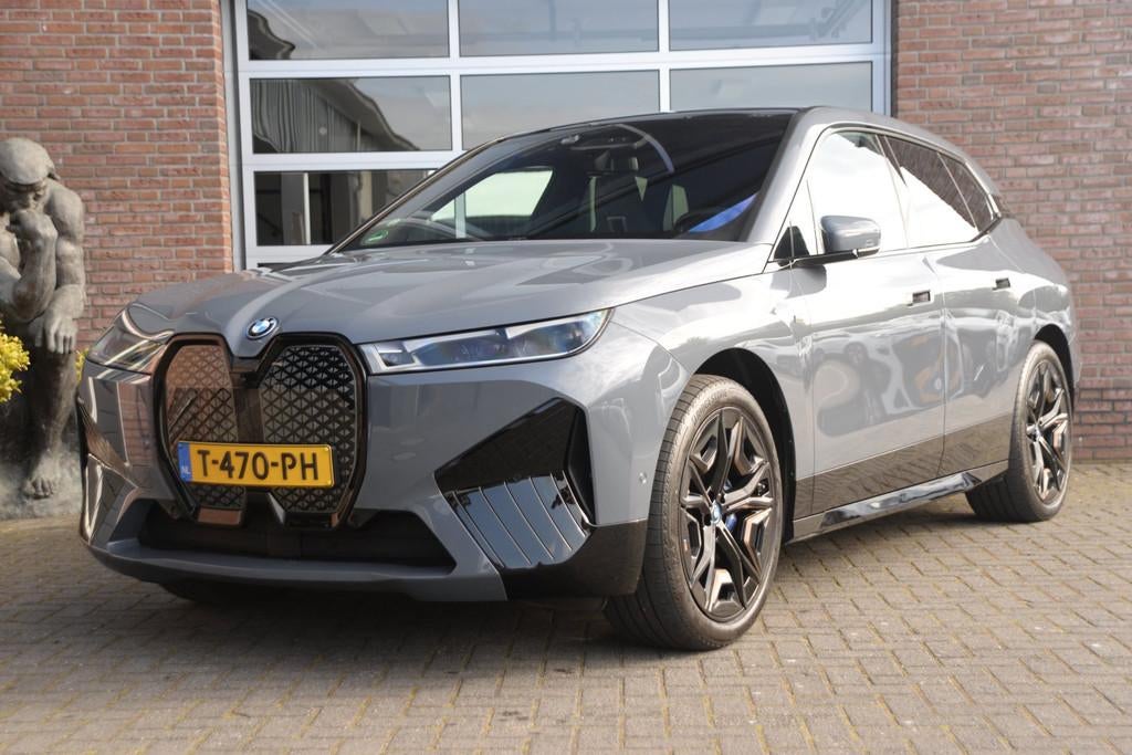 BMW IX M60 High Executive 112 kWh | B&W Diamond | Trekhaak |, Automaat, Gebruikt, 4 stoelen, Vierwielaandrijving