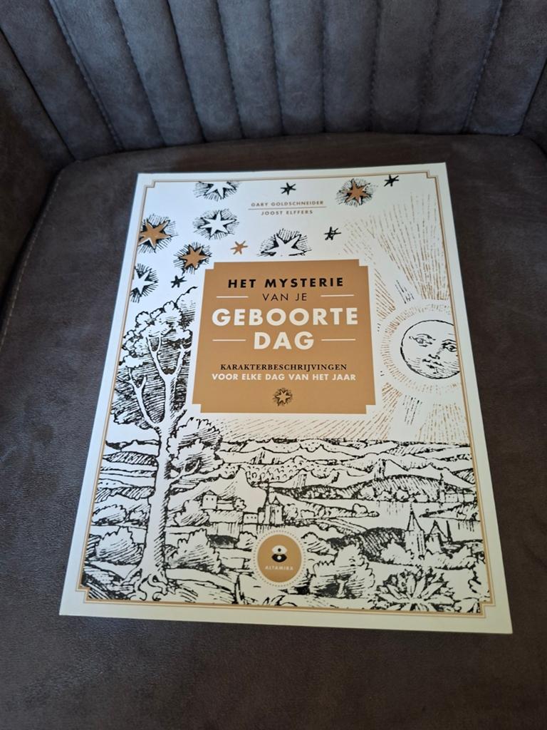 Gary Goldschneider - Het mysterie van je geboortedag, Boeken, Achtergrond en Informatie, Astrologie, Ophalen of Verzenden, Zo goed als nieuw