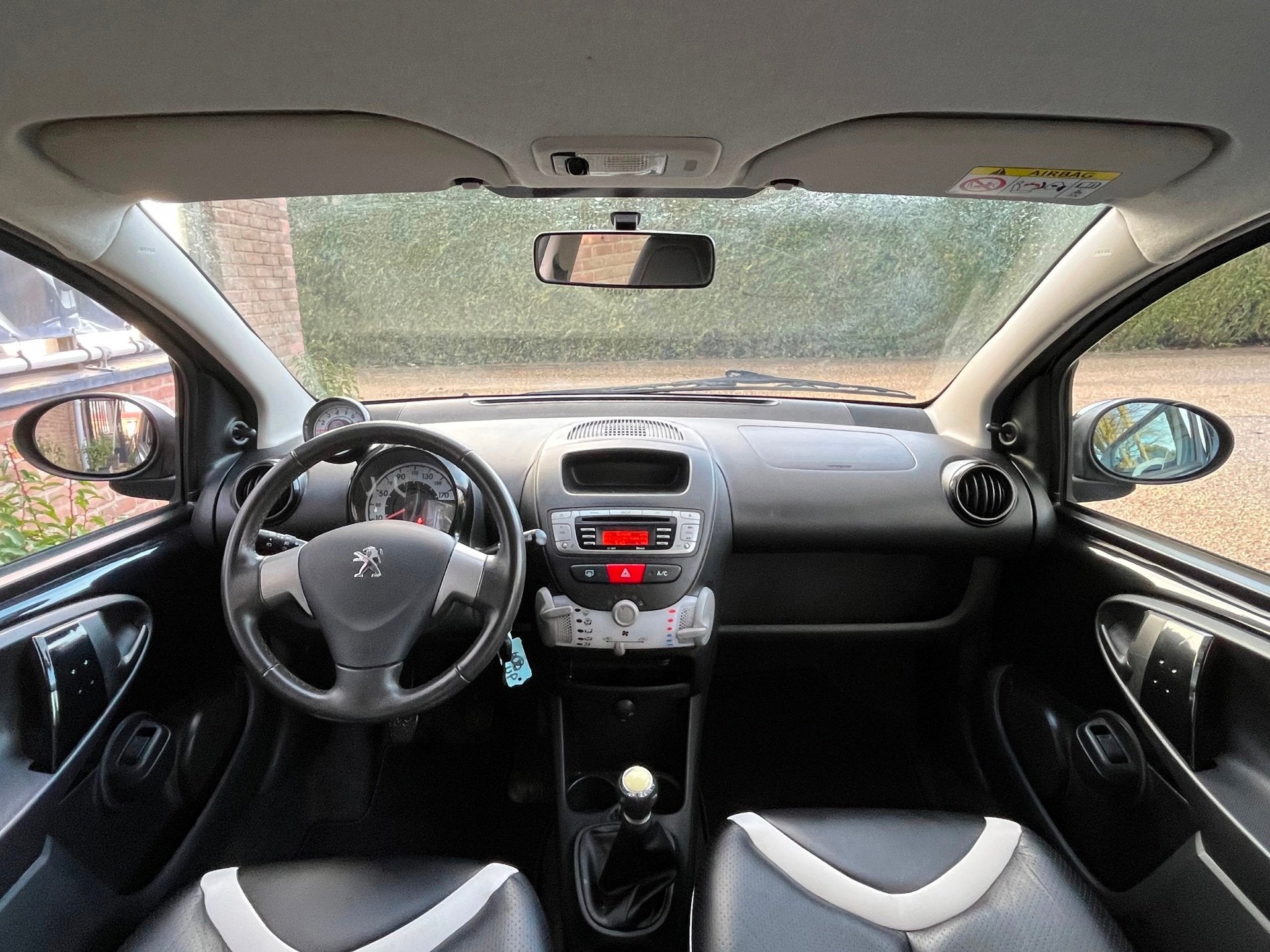 Peugeot 107 1.0 Envy|Airco|5-drs|Elec-pakket|Leder|, Auto's, Peugeot, Voorwielaandrijving, Euro 5, Gebruikt, 4 stoelen