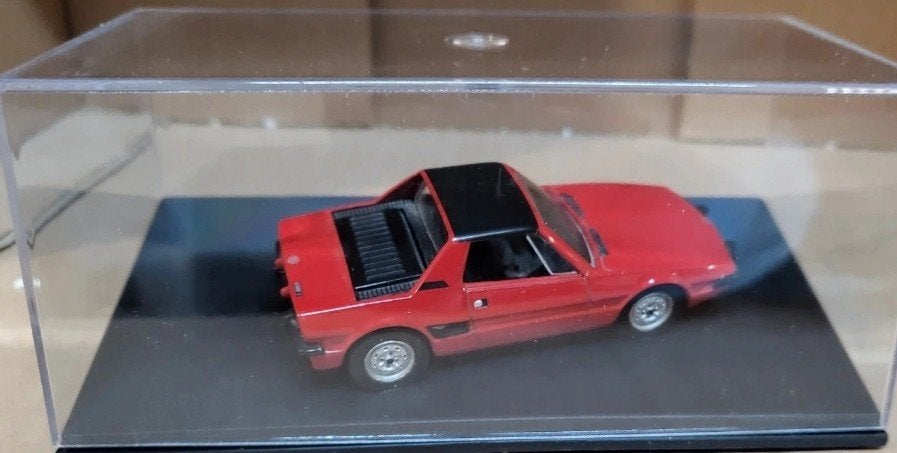 Fiat X1/9 rood 1972, 1:43 in vitrinedoosje, Ophalen of Verzenden, Nieuw, Auto, Overige merken