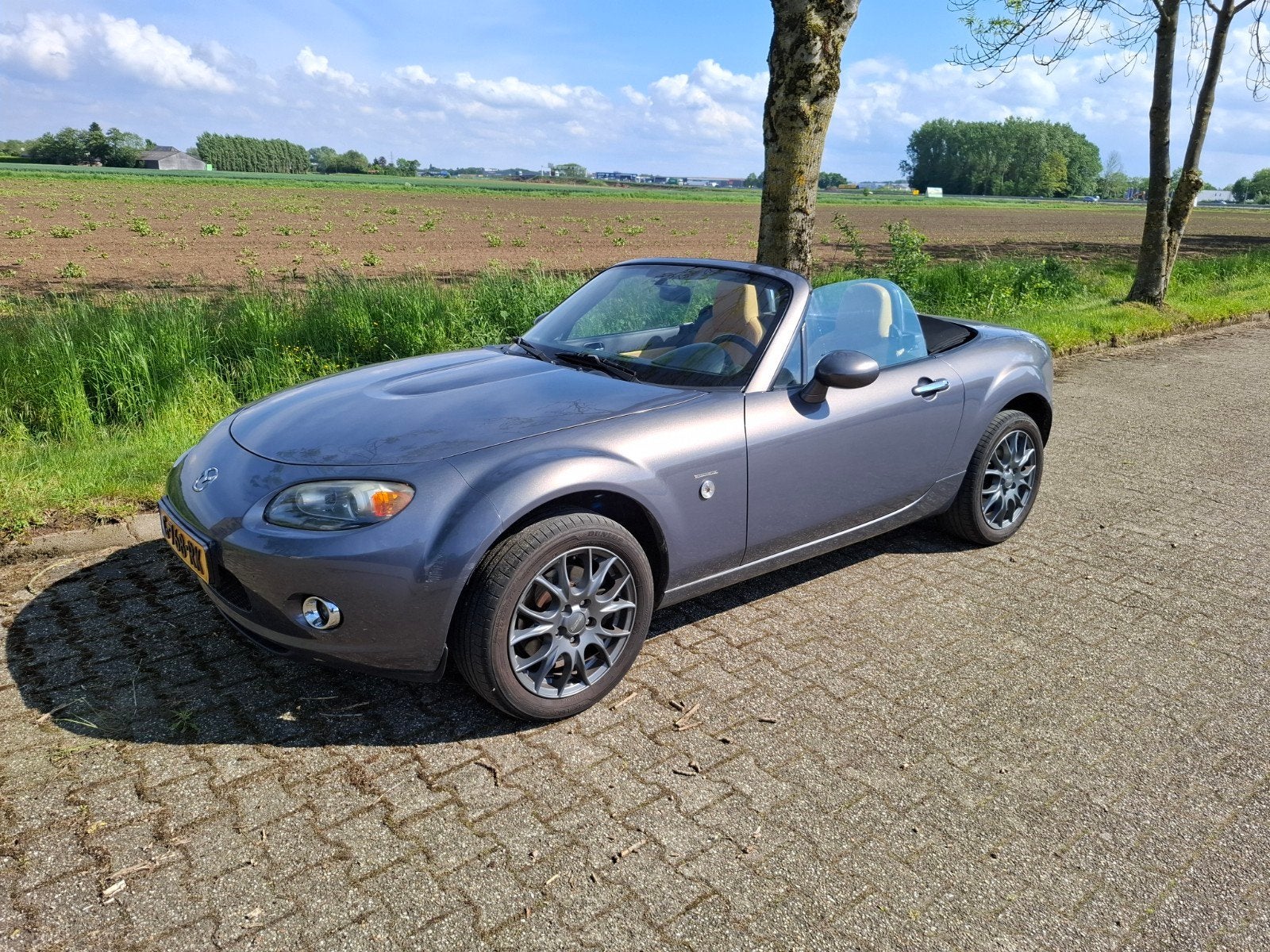 Mazda mx5 exclusive cabrio 1.8 2006 Grijs, Auto's, Mazda, Achterwielaandrijving, 4 cilinders, Cabriolet, 1055 kg
