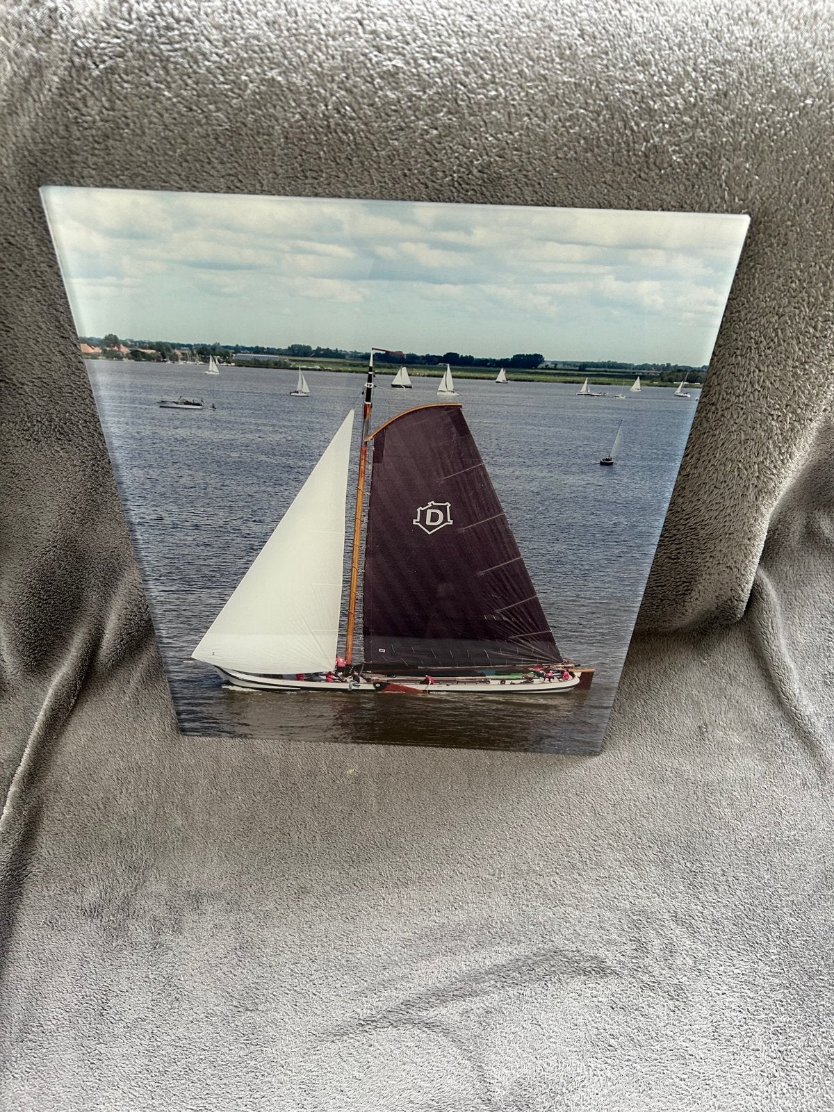 Dockumer Skutsje op plexiglas, Huis en Inrichting, Woonaccessoires | Schilderijen, Tekeningen en Foto's, Minder dan 50 cm, Nieuw