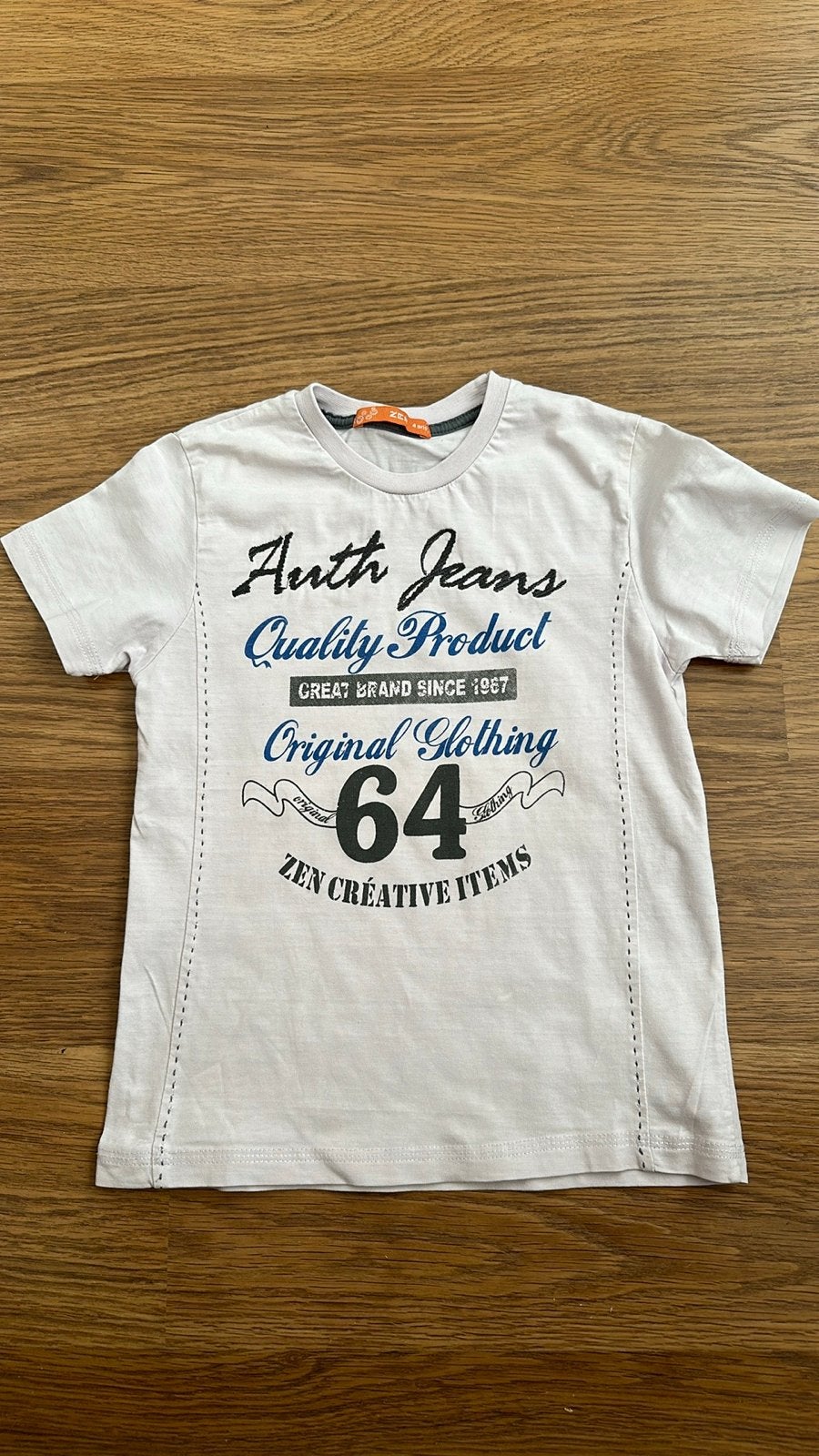 T-shirt met print Auth Jeans, maat 104/110, Kinderen en Baby's, Kinderkleding | Maat 104, Ophalen of Verzenden, Gebruikt, Jongen