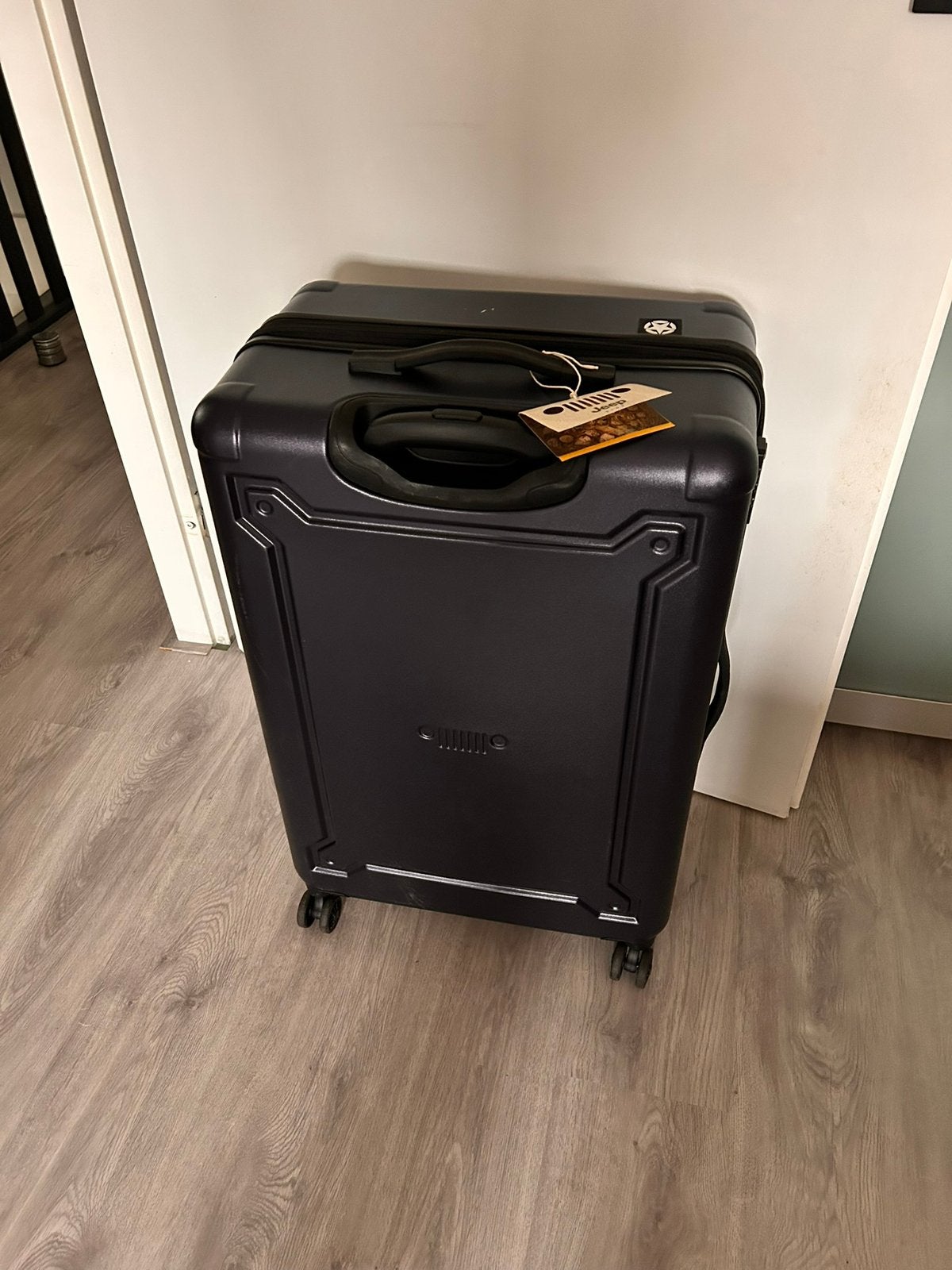 Jeep expandale trolly/koffer 100 liter (2 stuks), Hard kunststof, Zo goed als nieuw, 70 cm of meer, Wieltjes