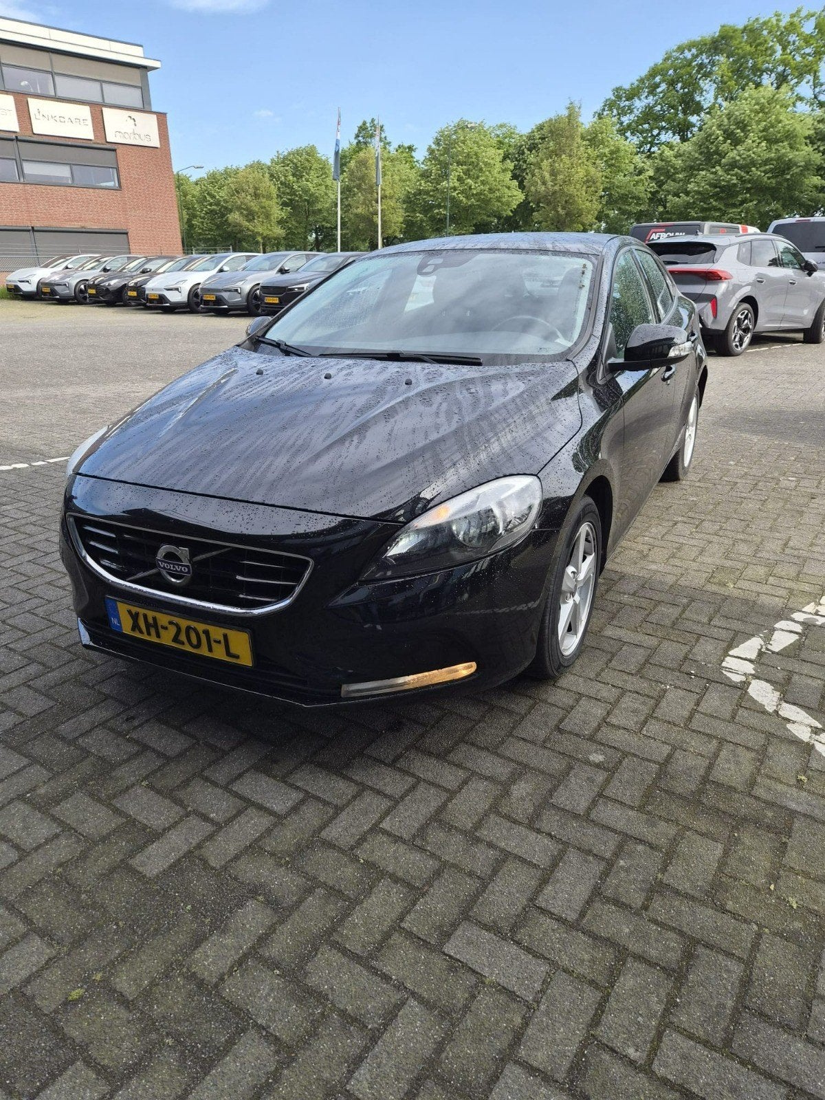 Volvo V40 2.0 D2 Geartronic 2016 Zwart, Auto's, Volvo, 4 cilinders, Bedrijf, Diesel, 26 km/l