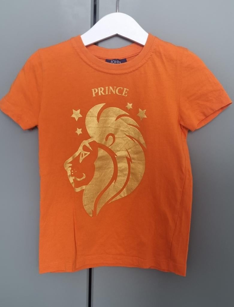 Als nieuw! Oranje Koningsdag T-shirt maat 110, Jongen of Meisje, Ophalen of Verzenden, Zo goed als nieuw, Shirt of Longsleeve
