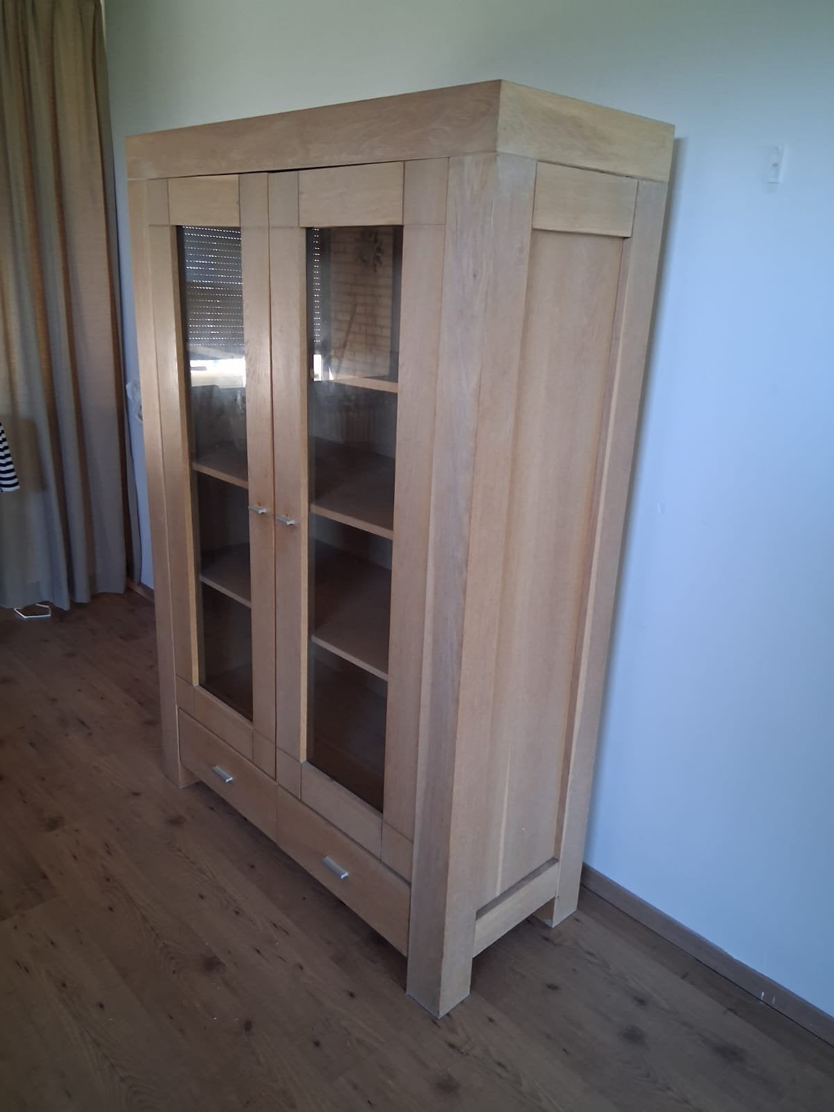 Eiken vitrinekast, Ophalen, Gebruikt, Overige materialen, Modern/klassiek