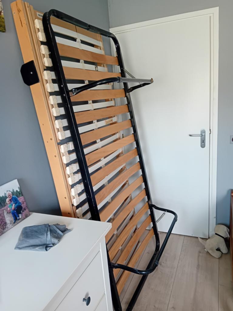 Gratis bed en Lattenbodem 90x200 cm - bed  Opvouwbaar metaal, Ophalen, 90 cm, Eenpersoons, Zo goed als nieuw