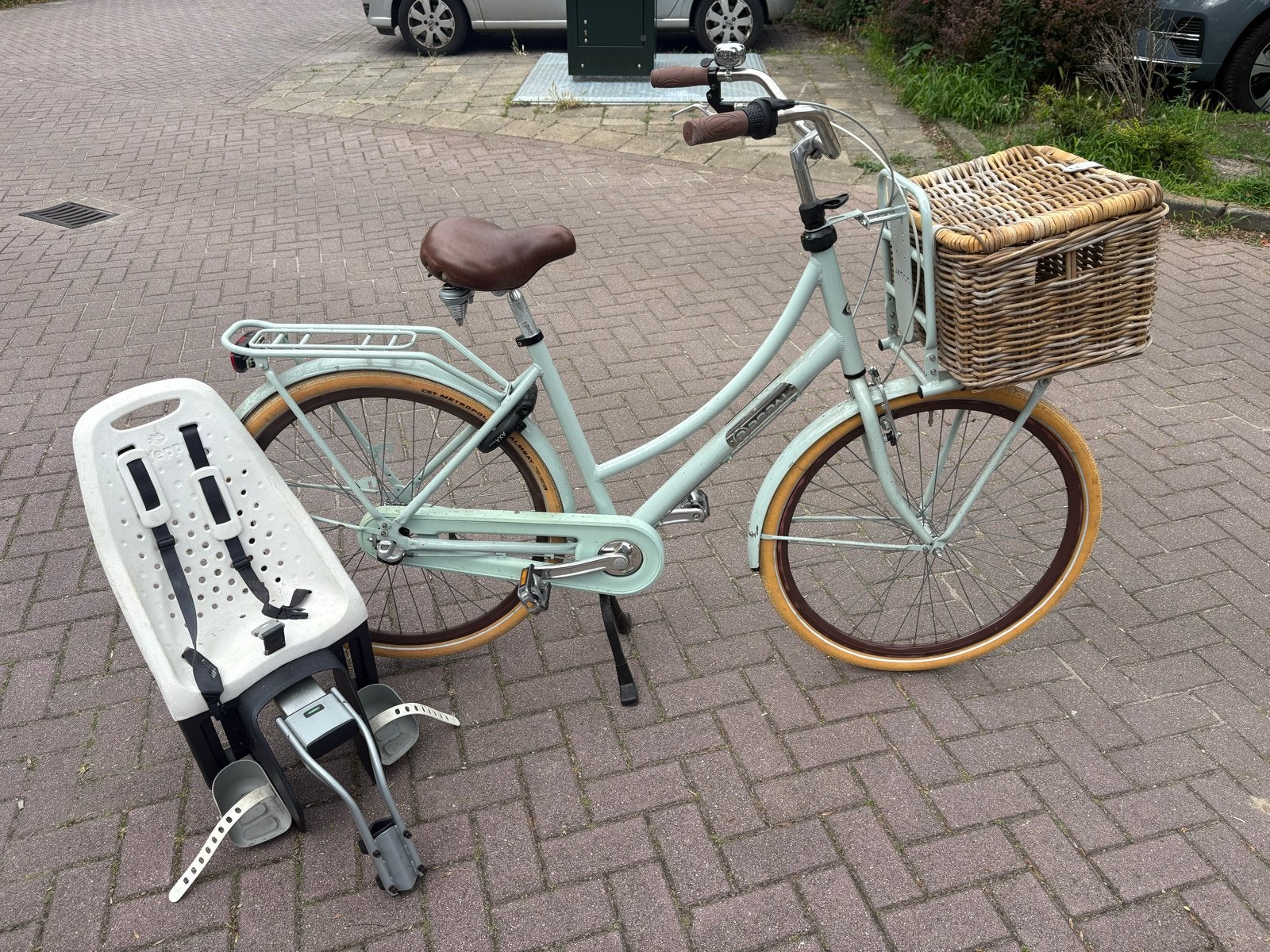 Nette mamafiets met Yepp kinderzitje en rieten mand, Ophalen, 1 zitje, Gebruikt, Mandje