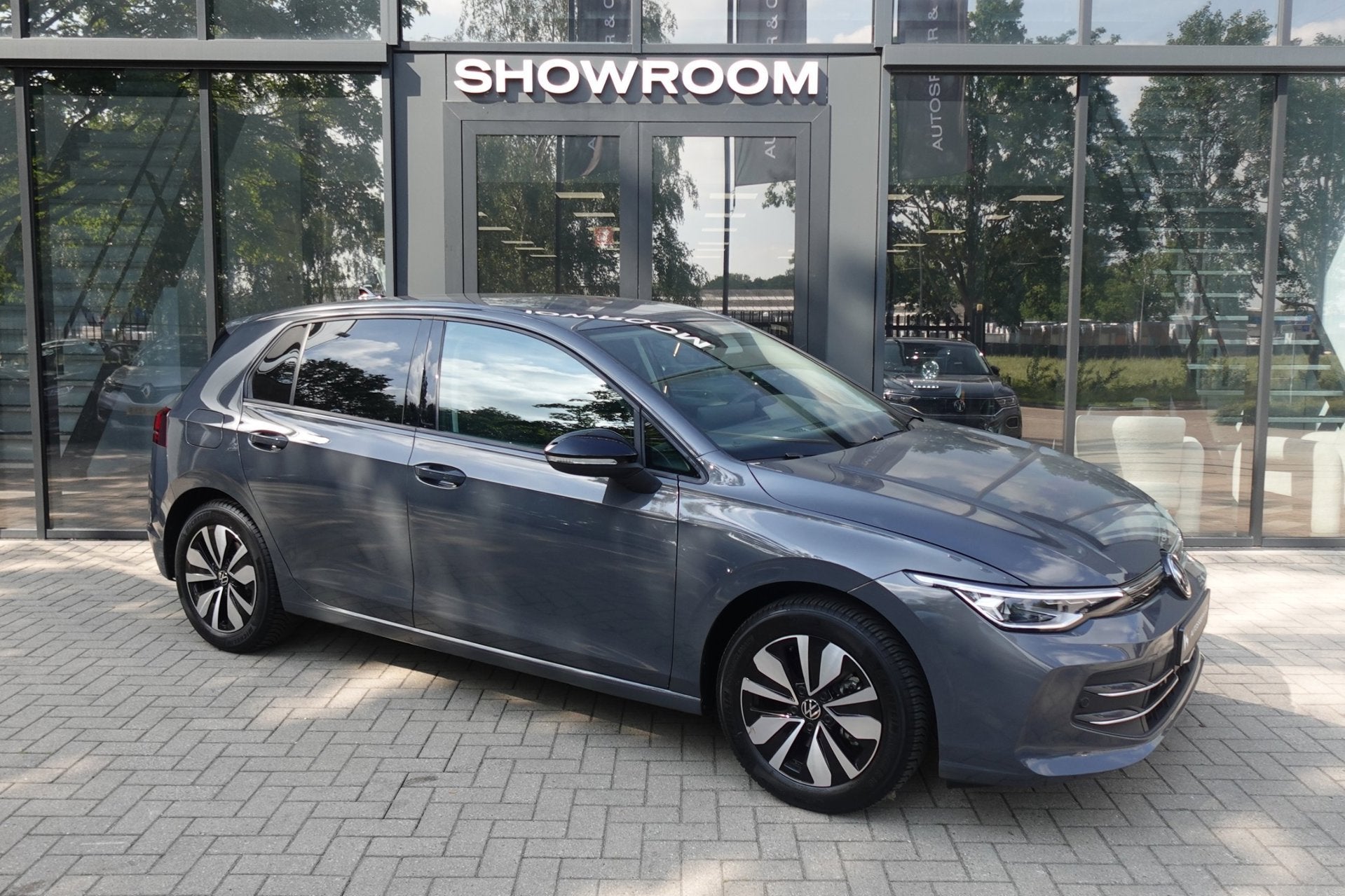 Volkswagen Golf 1.5 eTSI Goal edition CARPLAY ACC PDC NAVI C, Voorwielaandrijving, Zwart, 150 pk, Leder en Stof