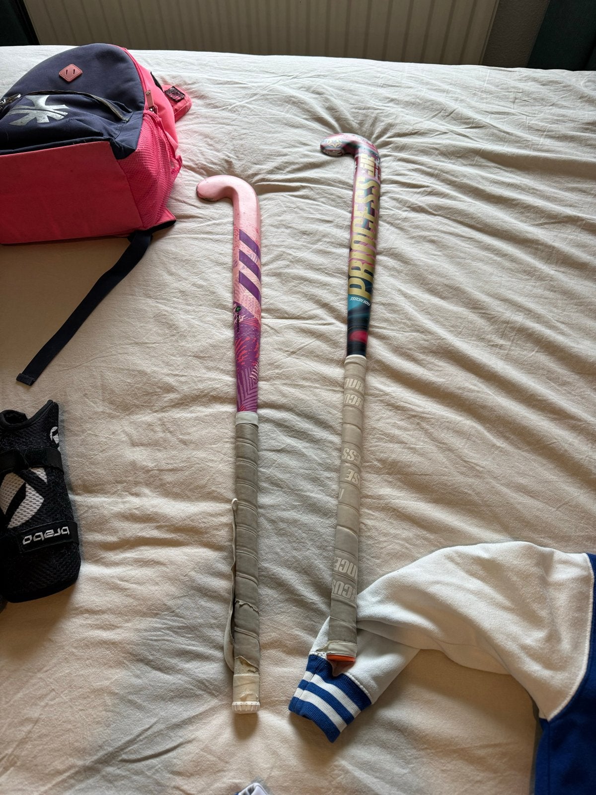 2 gebruikte hockey sticks, roze en kleurrijk, Ophalen, Gebruikt