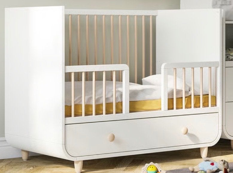 Ikea Myllra Kids Bed & Mattress 0-4 Year old, Ophalen, Zo goed als nieuw, Ledikant