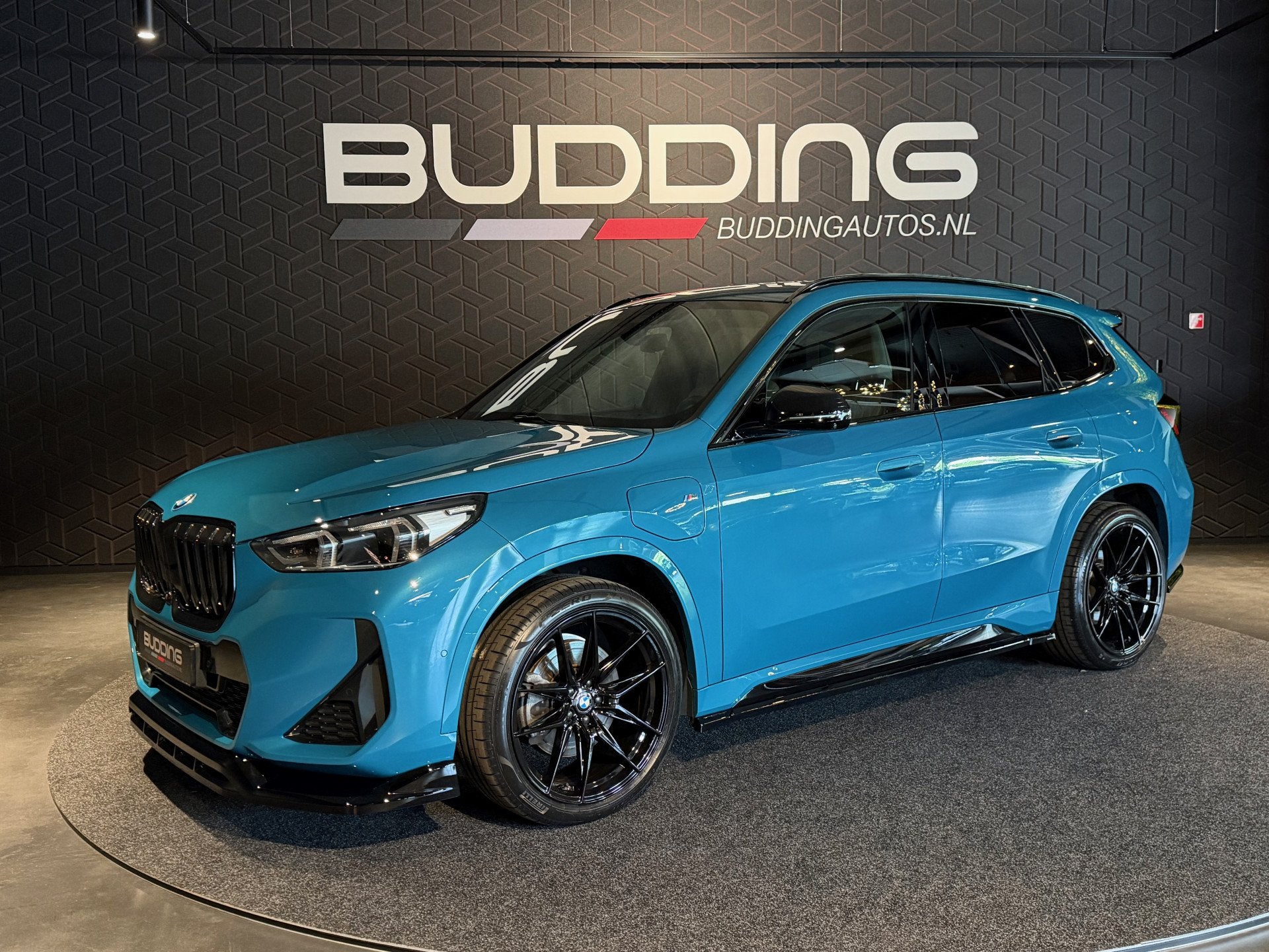 BMW X1 xDrive30e | M-sport | Pano | Head-up | 20 inch, Auto's, Euro 6, Blauw, Leder, Hybride Elektrisch/Benzine