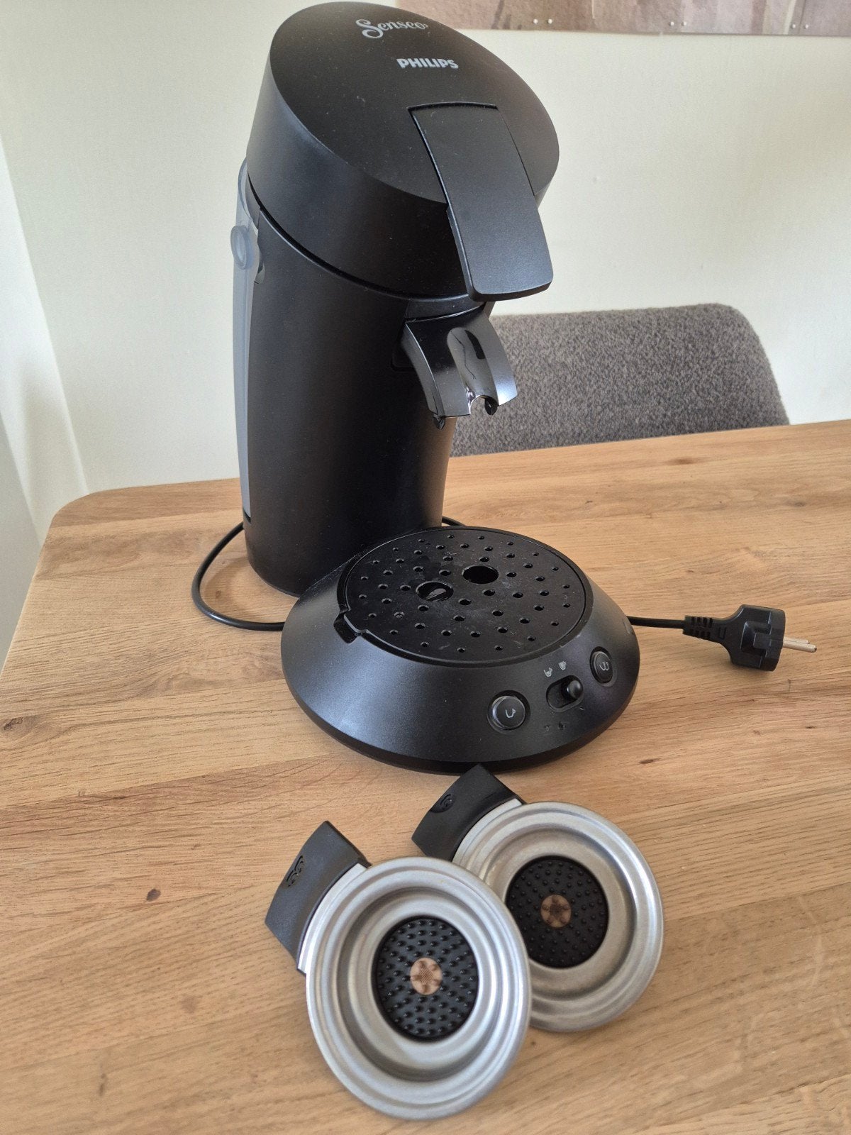 Nieuwstaat Philips Senseo koffiepadmachine csa21060, Ophalen of Verzenden, Zo goed als nieuw, Koffiemachine