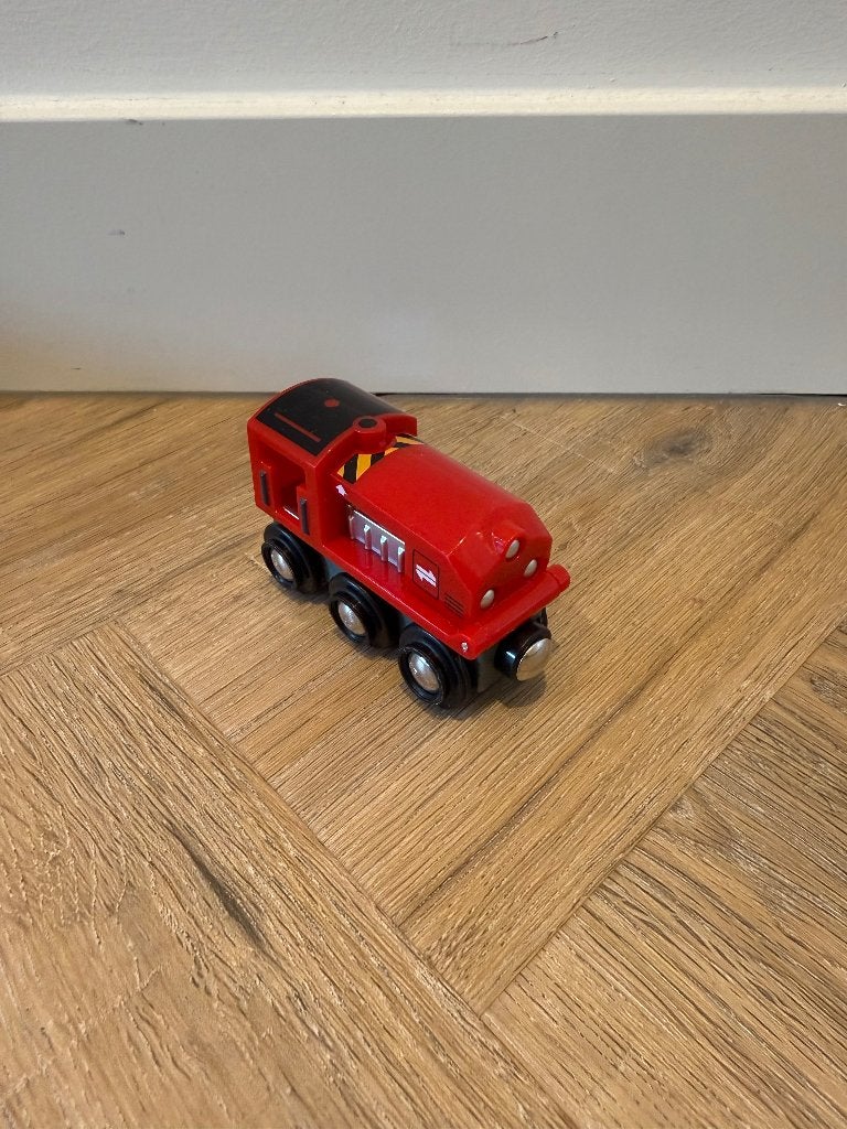 Heel goed rood Brio houten trien 33909 locomotief cargo set, Ophalen of Verzenden, Zo goed als nieuw