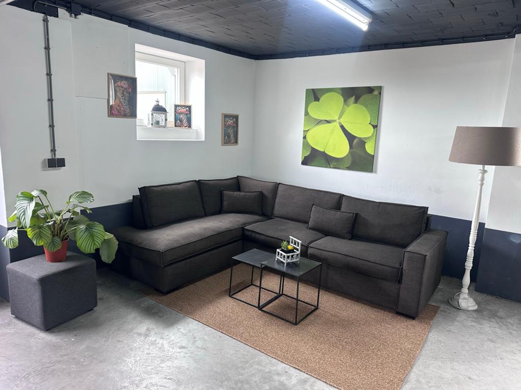 Moderne Hoekbank Bruin - Zo goed als nieuw, Huis en Inrichting, Banken | Bankstellen, 250 tot 300 cm, Hoekbank, Ophalen of Verzenden