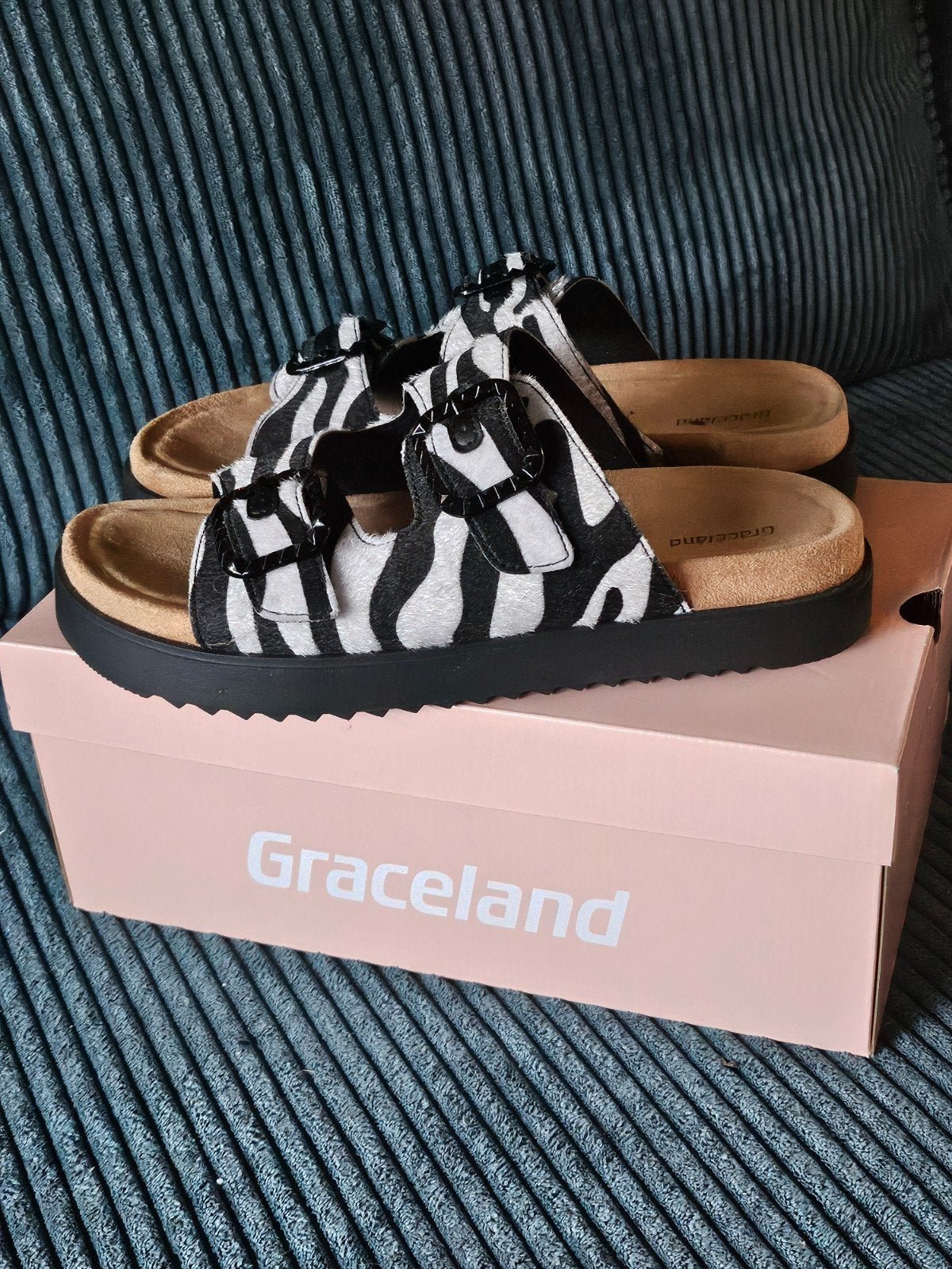 Super gave zebra slippers Maat 39 nieuw in de doos, Slippers, Zwart, Nieuw, Ophalen of Verzenden