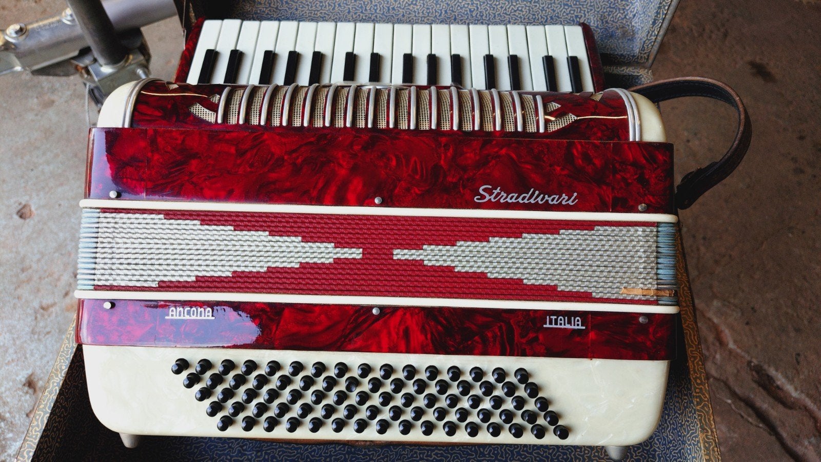 Stradivari Ancona accordeon, Ophalen, Gebruikt, Overige merken, Met koffer