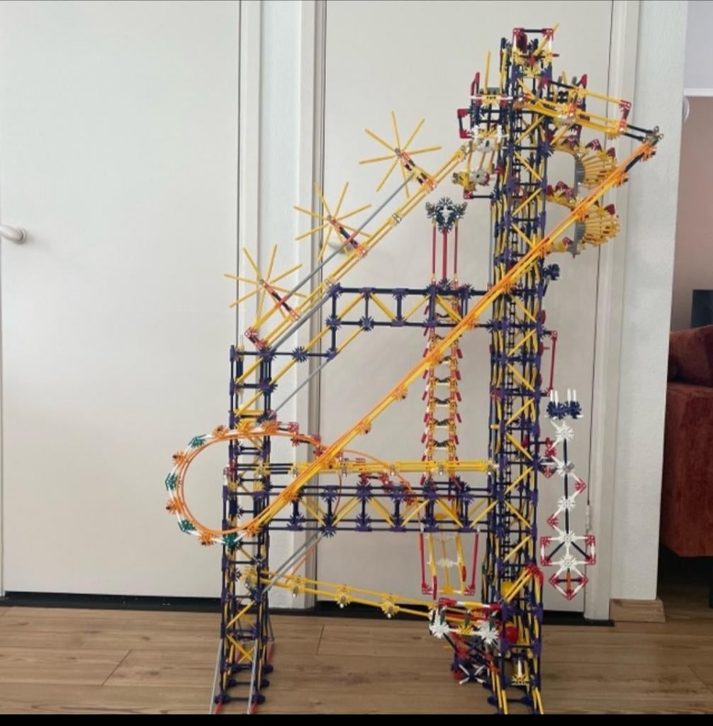 K’NEX Big Ball Factory 63045 Compleet met handleiding, Kinderen en Baby's, Speelgoed | Bouwstenen, Ophalen of Verzenden, Gebruikt