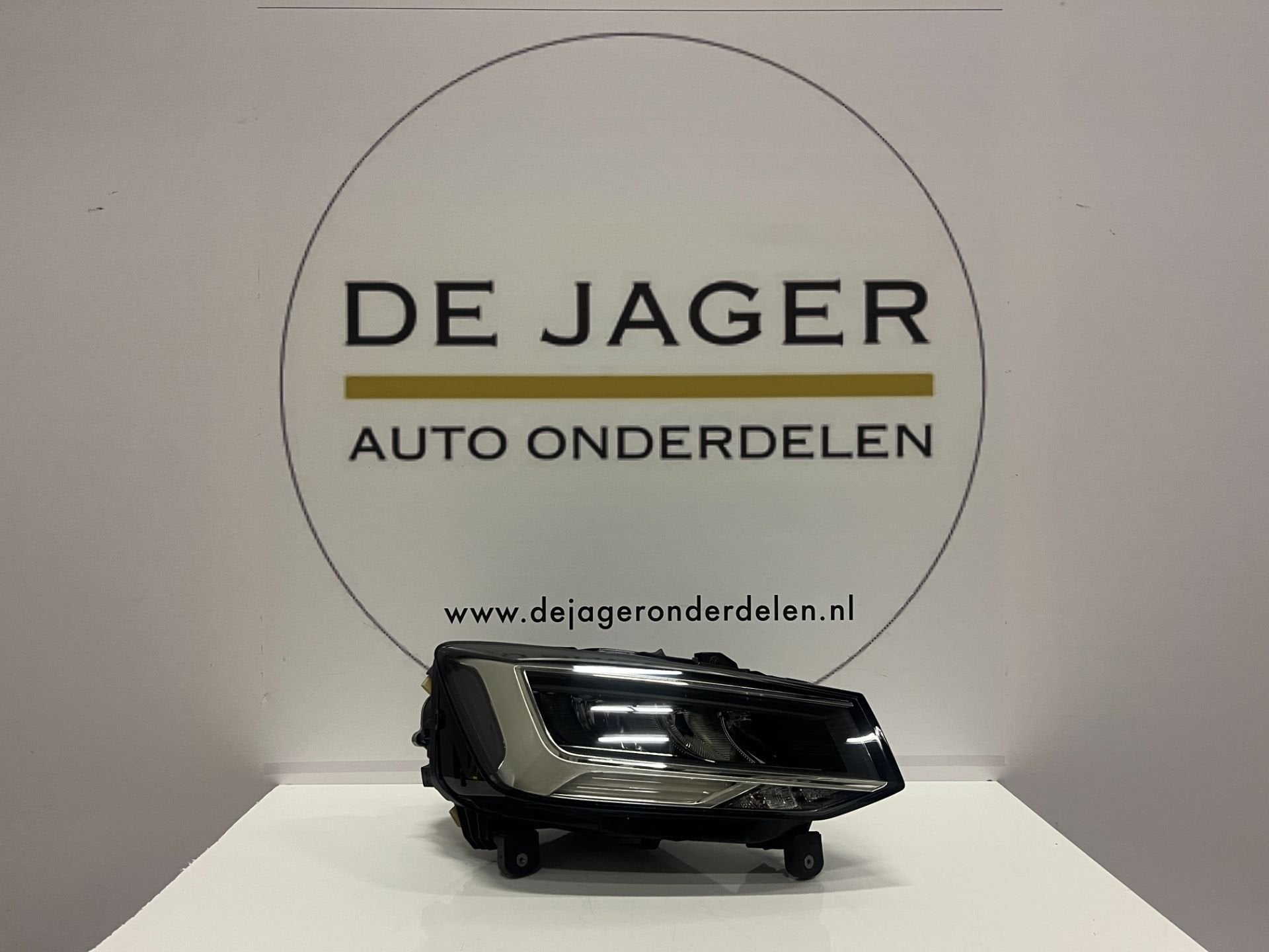 AUDI Q2 81A FACELIFT LED KOPLAMP RECHTS 81A941012 2020-, Gebruikt, AUDI AG, Auto-Union-Strasse 1
85045  Ingolstadt, DE, Kundenbetreuung@audi.de