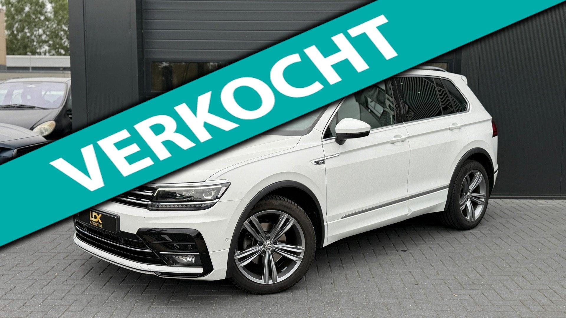 Volkswagen Tiguan 1.5 TSI ACT 3x R-Line Pano|Keyless|Camera|, Auto's, Euro 6, 4 cilinders, 150 pk, Wit