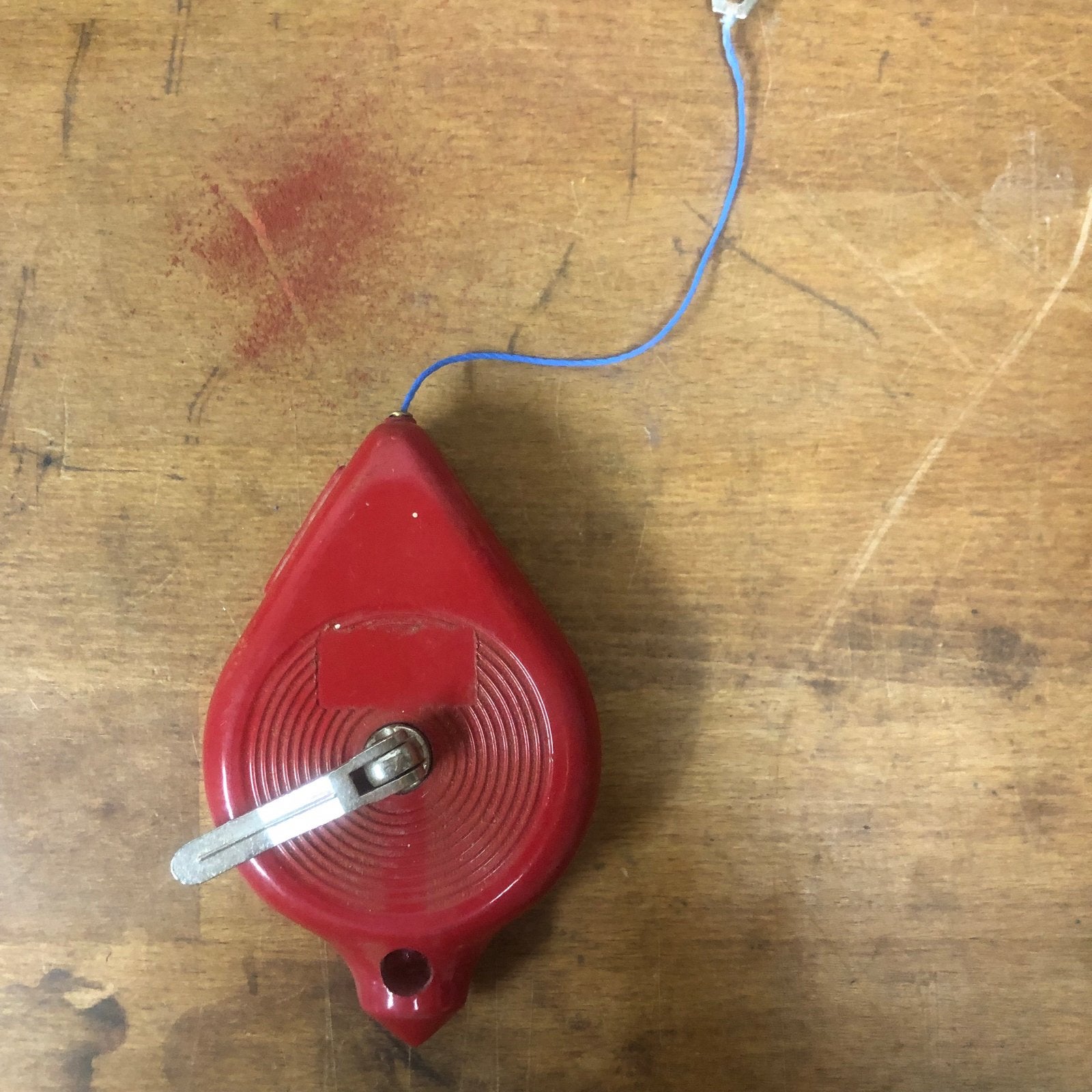 Vintage rood schietlood met meetlint, Ophalen of Verzenden, Gebruikt, Rolmaat/meetlint, Overige merken