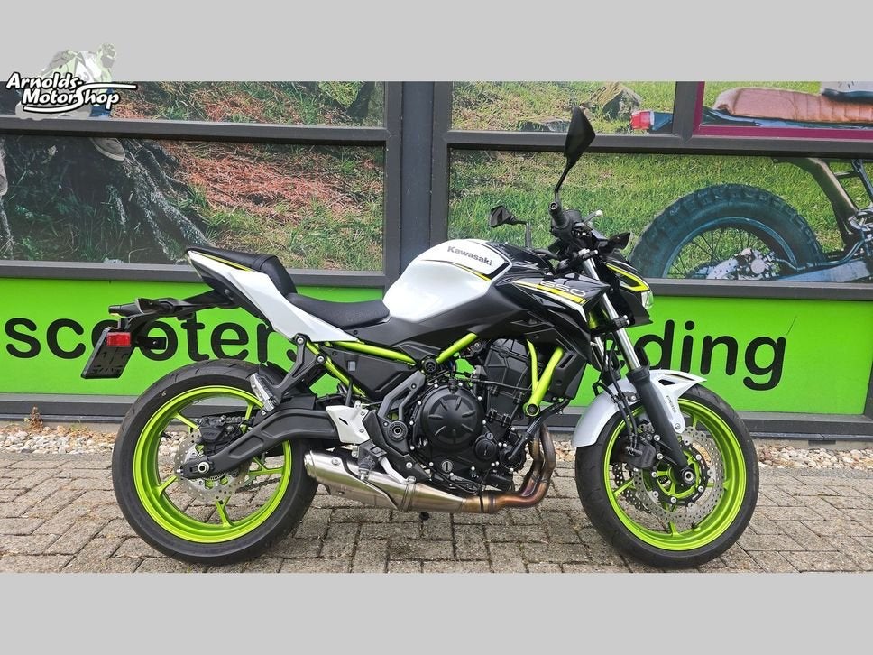 KAWASAKI Z650 (bj 2021) 806 km, Motoren, 2 cilinders, Bedrijf, Onbekend, KAWASAKI