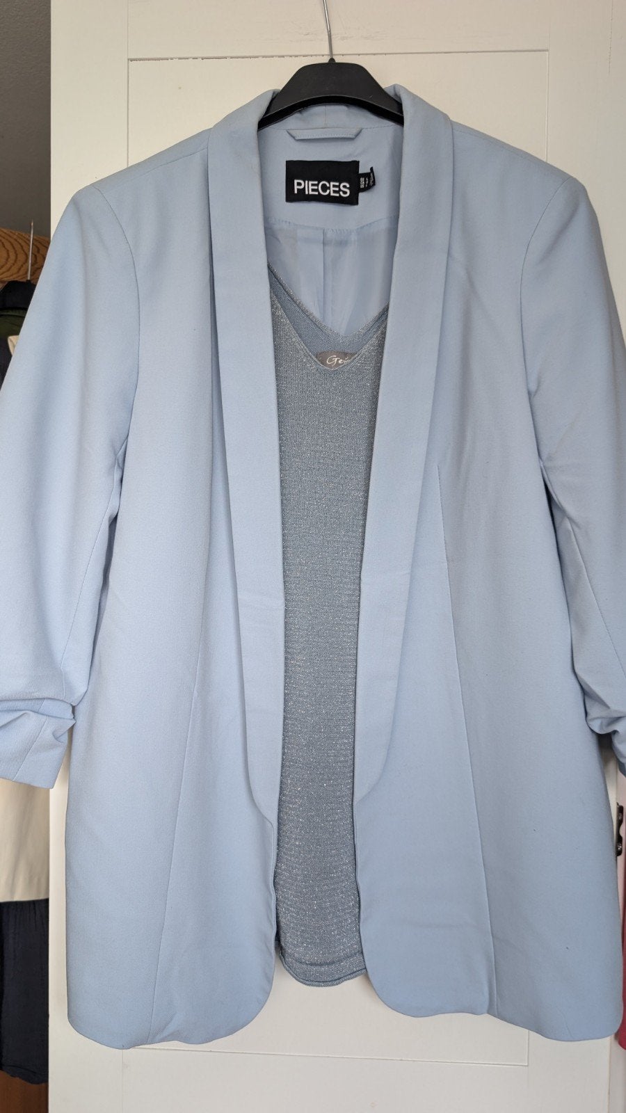 Pieces lichtblauwe blazer maat L, Kleding | Dames, Blauw, Maat 42/44 (L), Ophalen of Verzenden, Zo goed als nieuw
