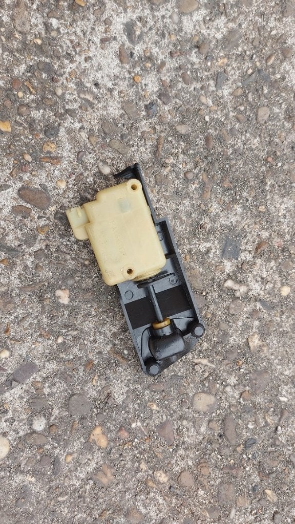 Motortje tankdop klepje Volvo V70 uit 2004, Ophalen of Verzenden